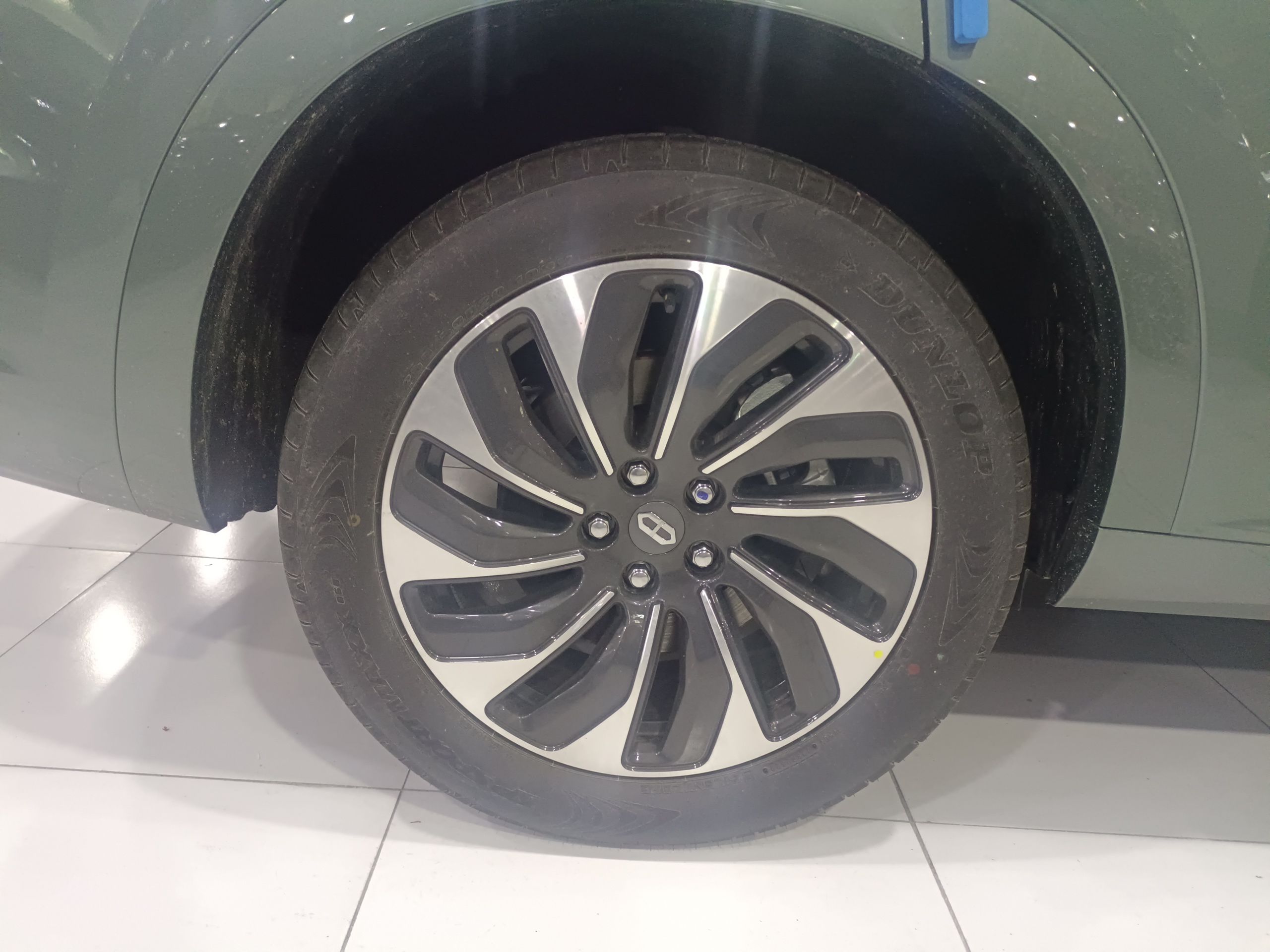 AITO 问界M7 2022款 1.5T 增程式 两驱舒适版