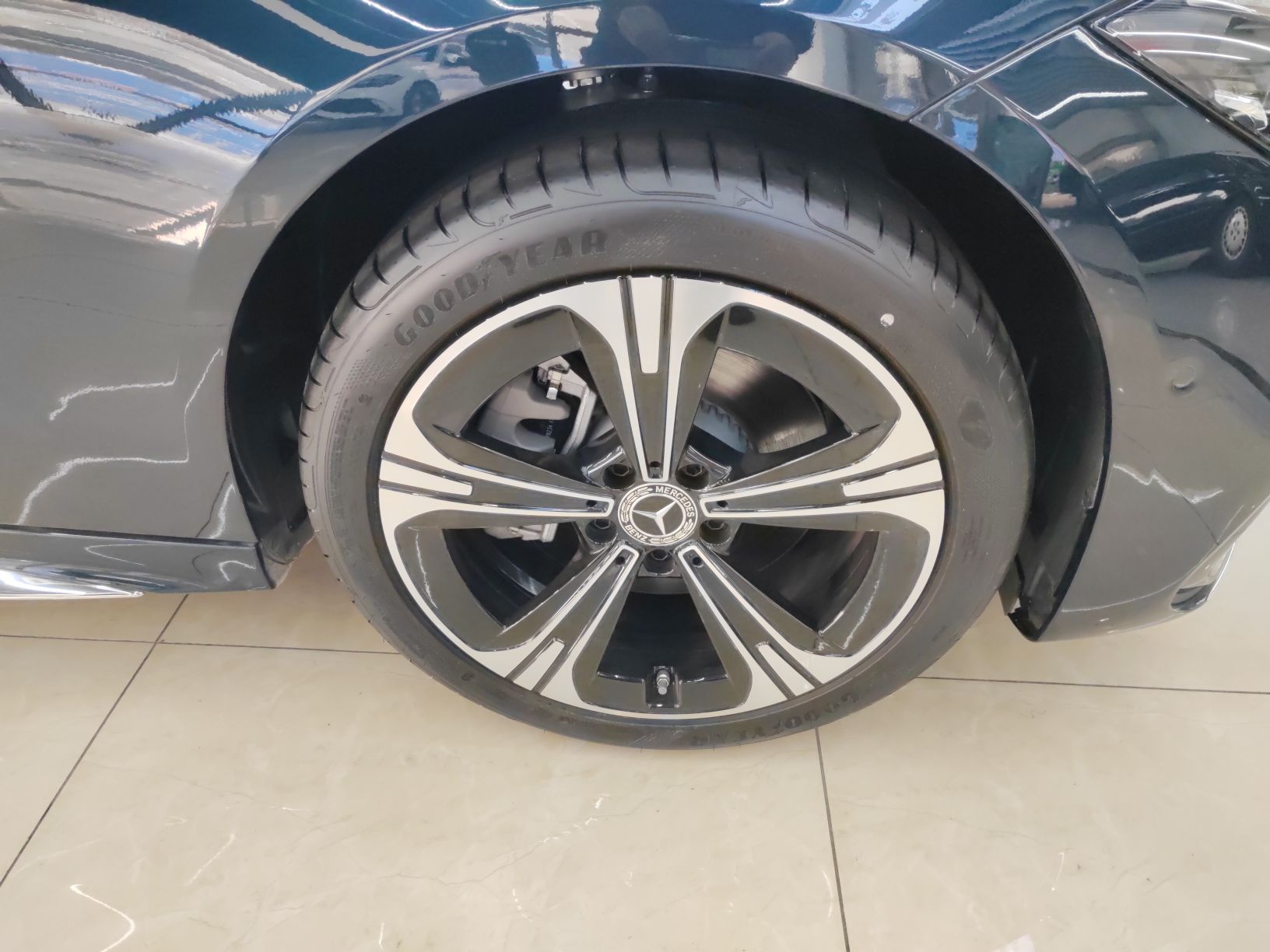 奔驰C级 2022款 C 260 L 运动版 4MATIC