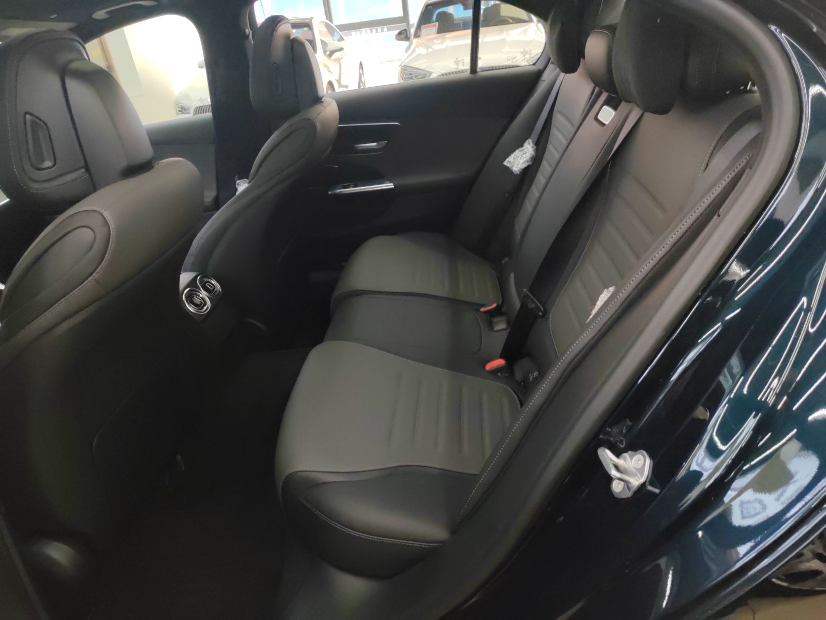 奔驰C级 2022款 C 260 L 运动版 4MATIC