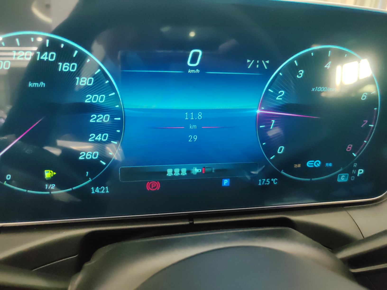 奔驰C级 2022款 C 260 L 运动版 4MATIC