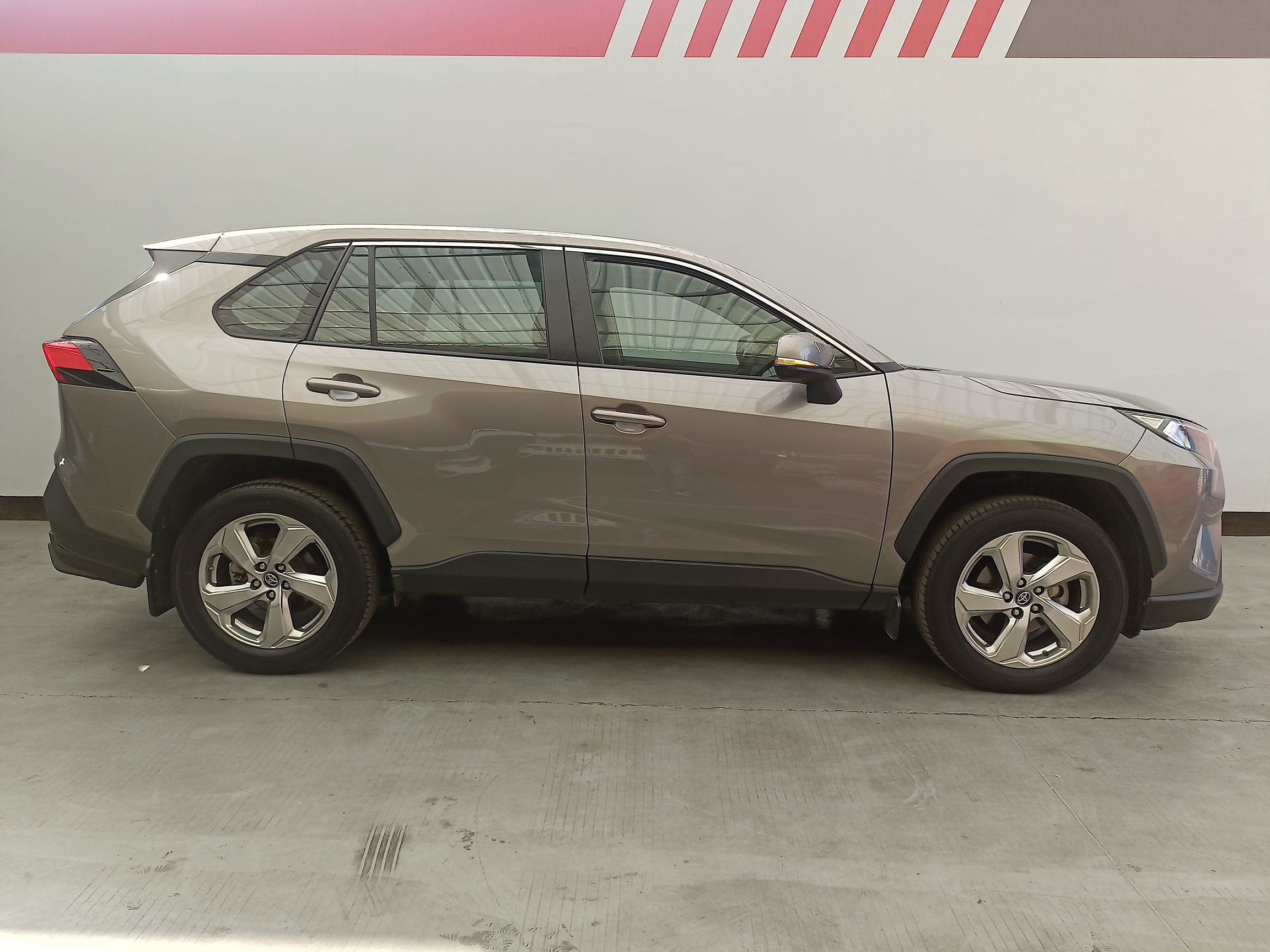 丰田 RAV4 2020款 2.0L CVT两驱风尚版