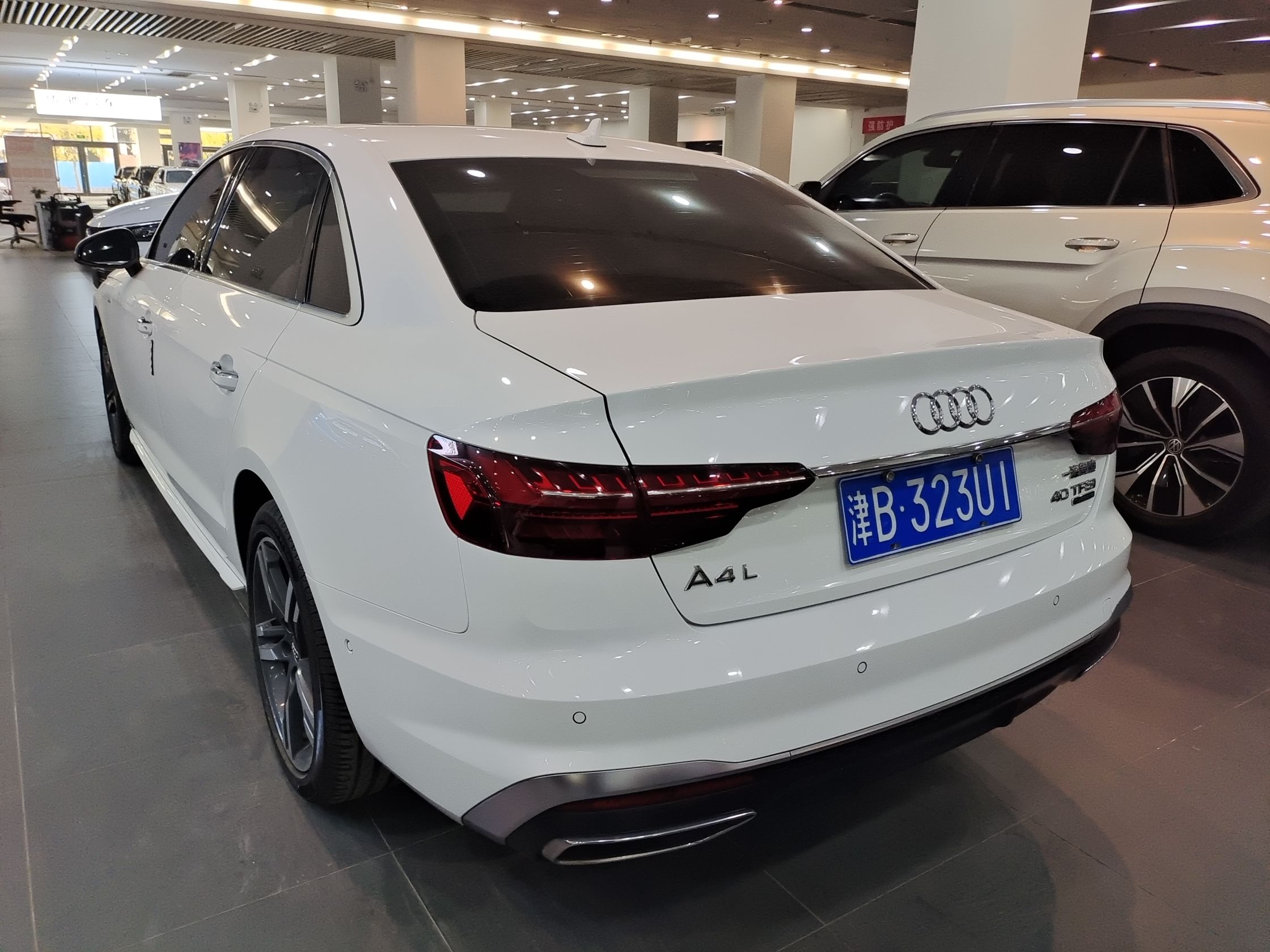 奥迪A4L 2020款 40 TFSI quattro 豪华动感型