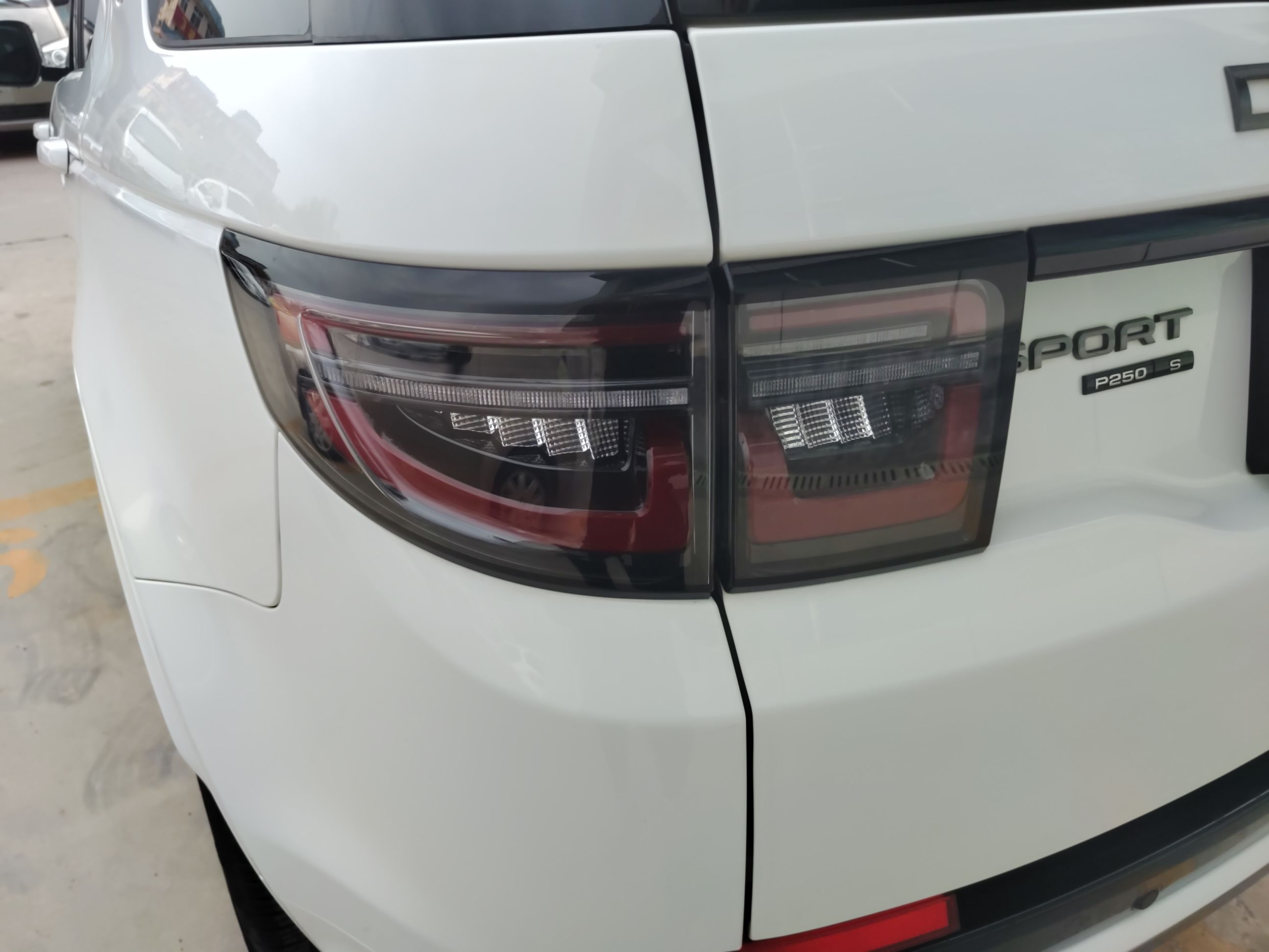 路虎 发现运动版 2020款 249PS R-Dynamic 性能版