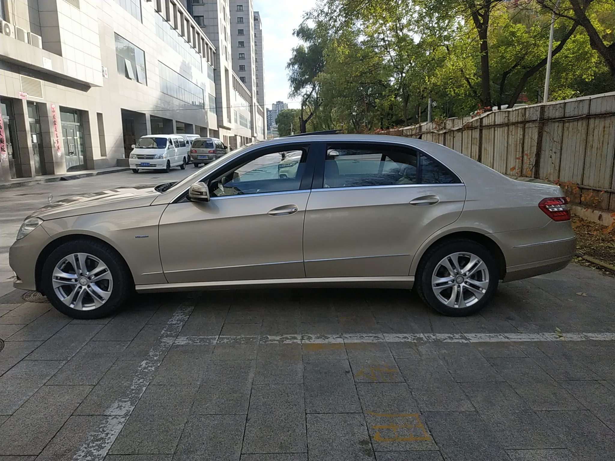 奔驰E级 2010款 E 260 L CGI优雅型