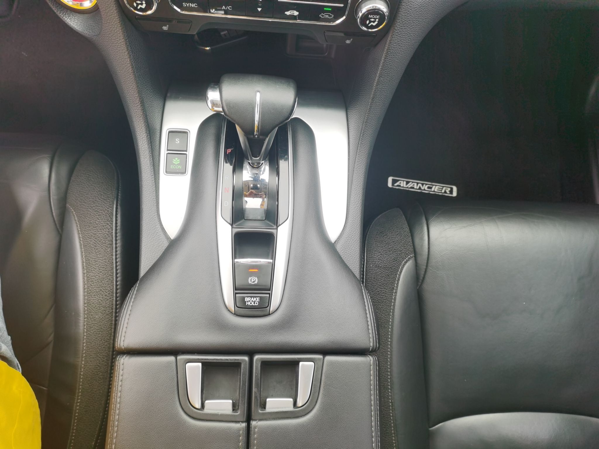 本田 冠道 2017款 240TURBO 两驱尊享版