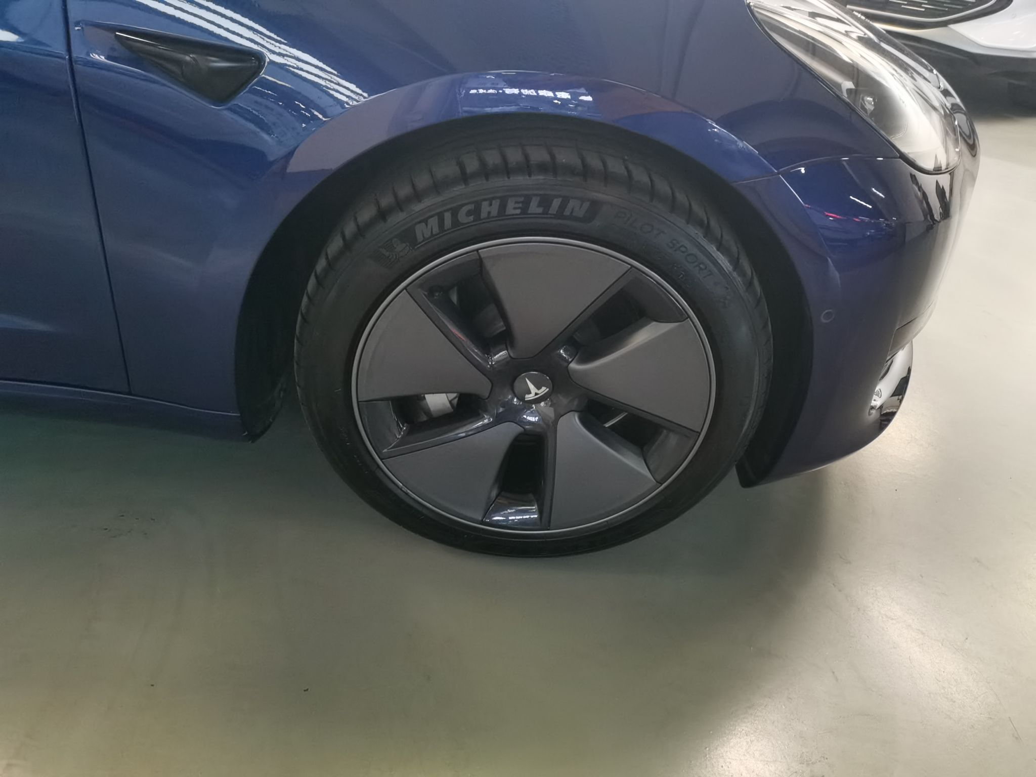 特斯拉 Model 3 2022款 后轮驱动版