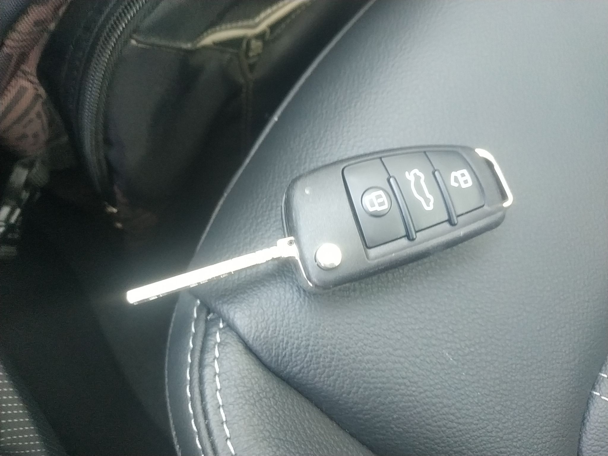 奥迪Q2L 2022款 35 TFSI 进取致雅型