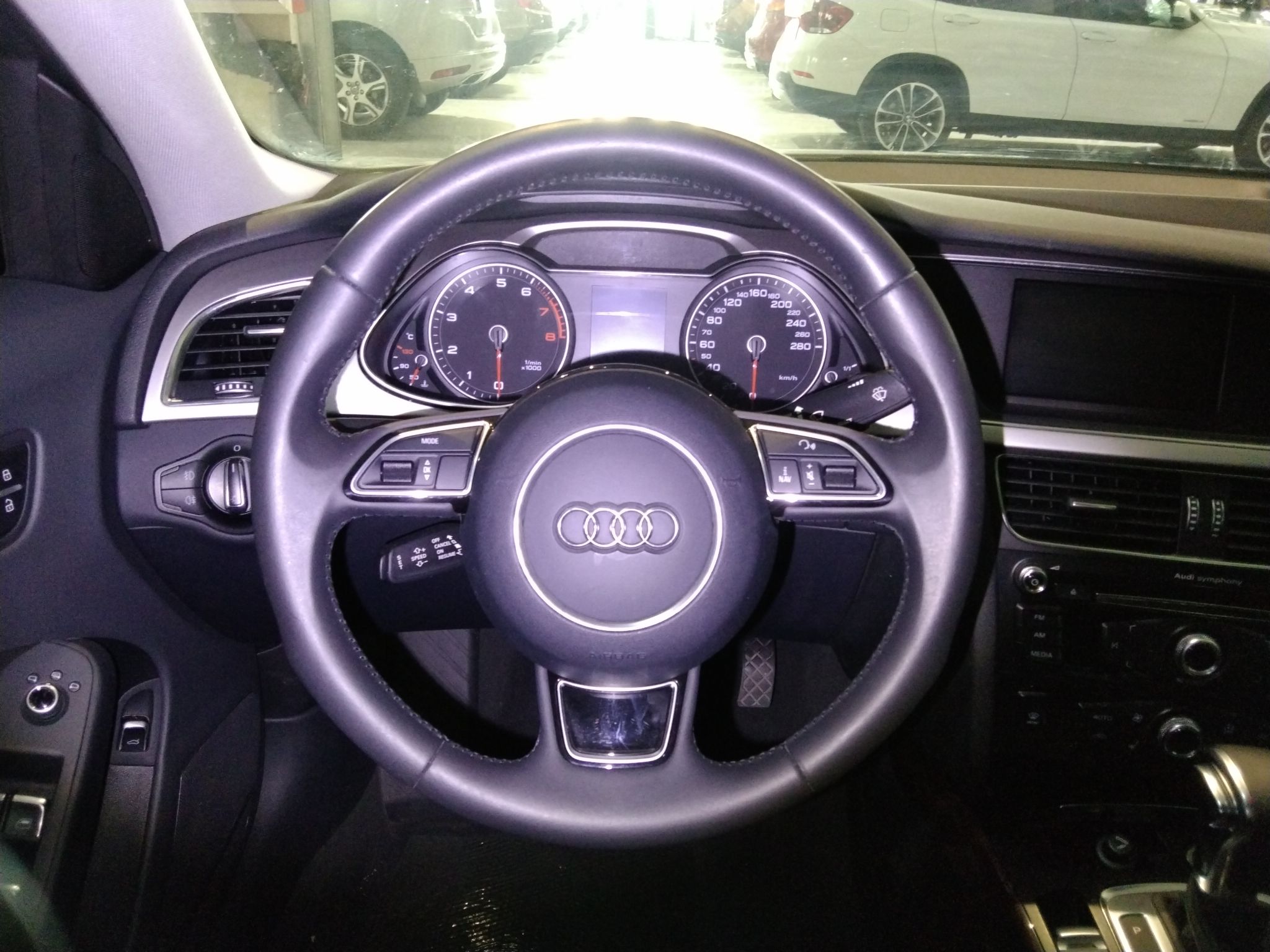 奥迪A4L 2013款 35 TFSI 自动舒适型