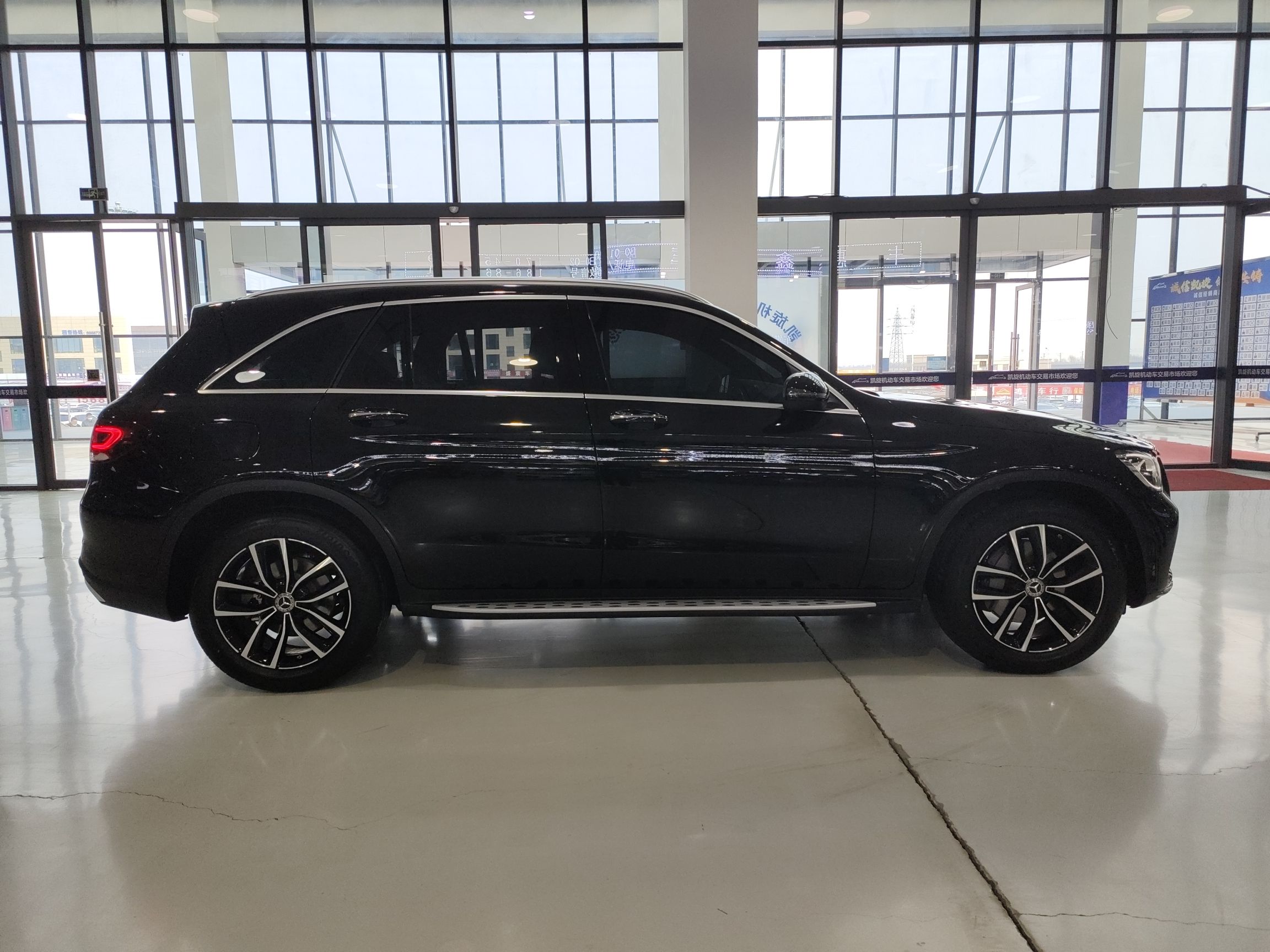 奔驰GLC级 2022款 改款二 GLC 260 L 4MATIC 豪华型