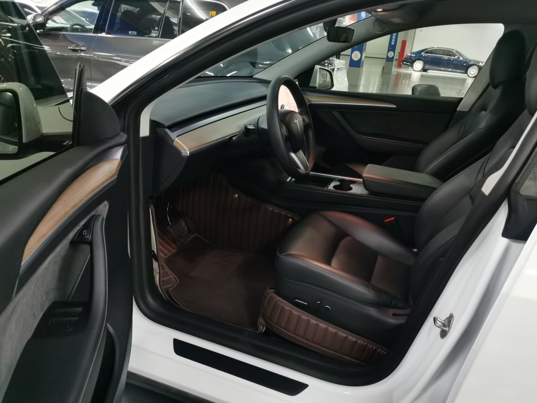 特斯拉 Model Y 2021款 标准续航后驱版