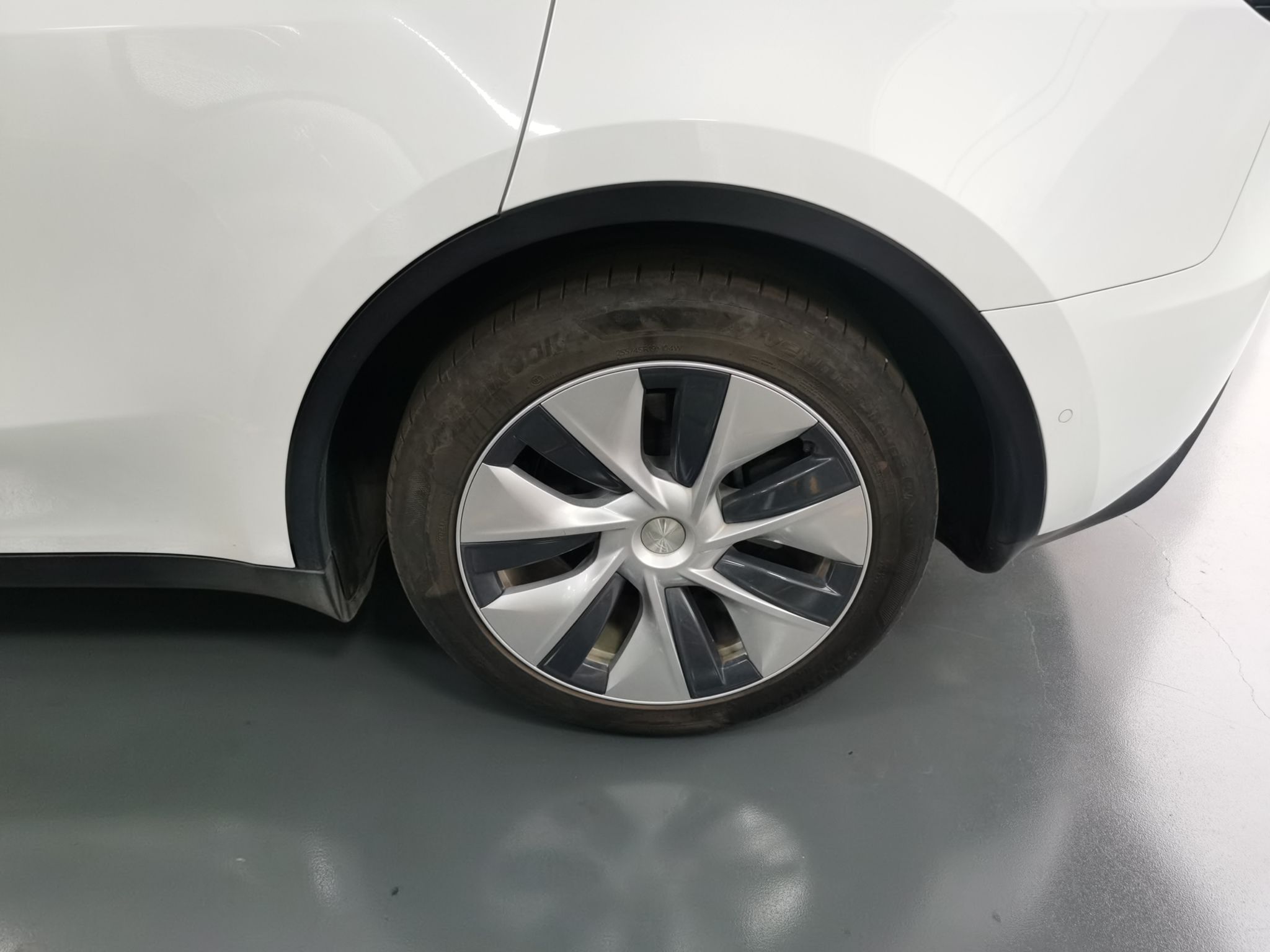 特斯拉 Model Y 2021款 标准续航后驱版