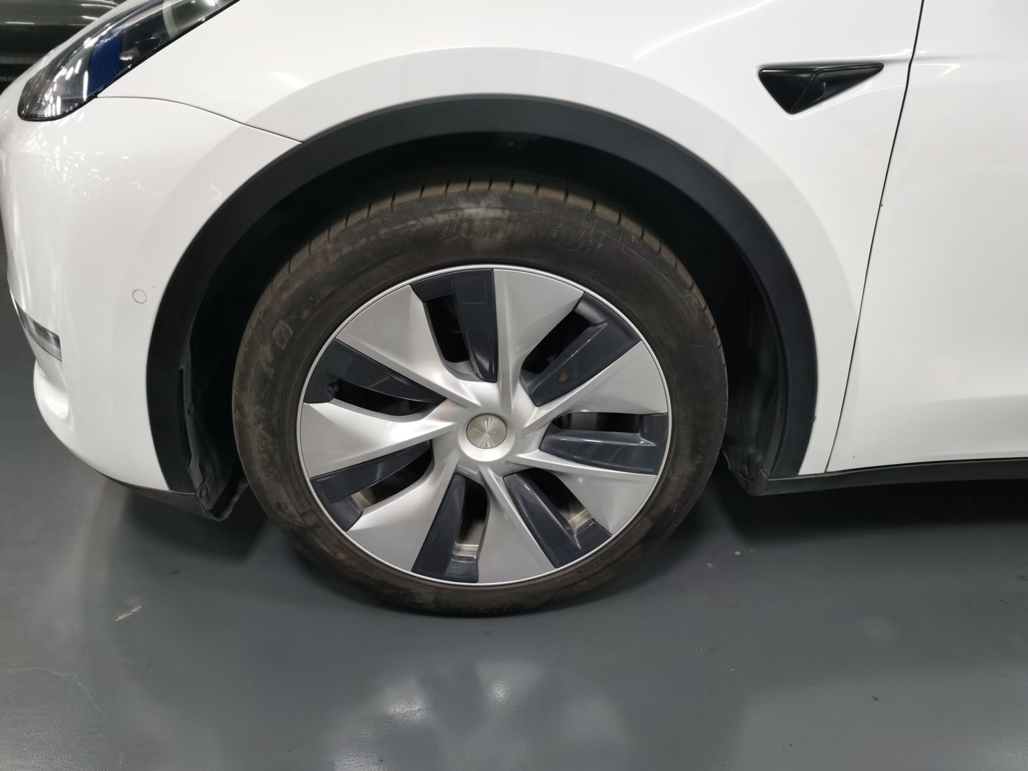 特斯拉 Model Y 2021款 标准续航后驱版