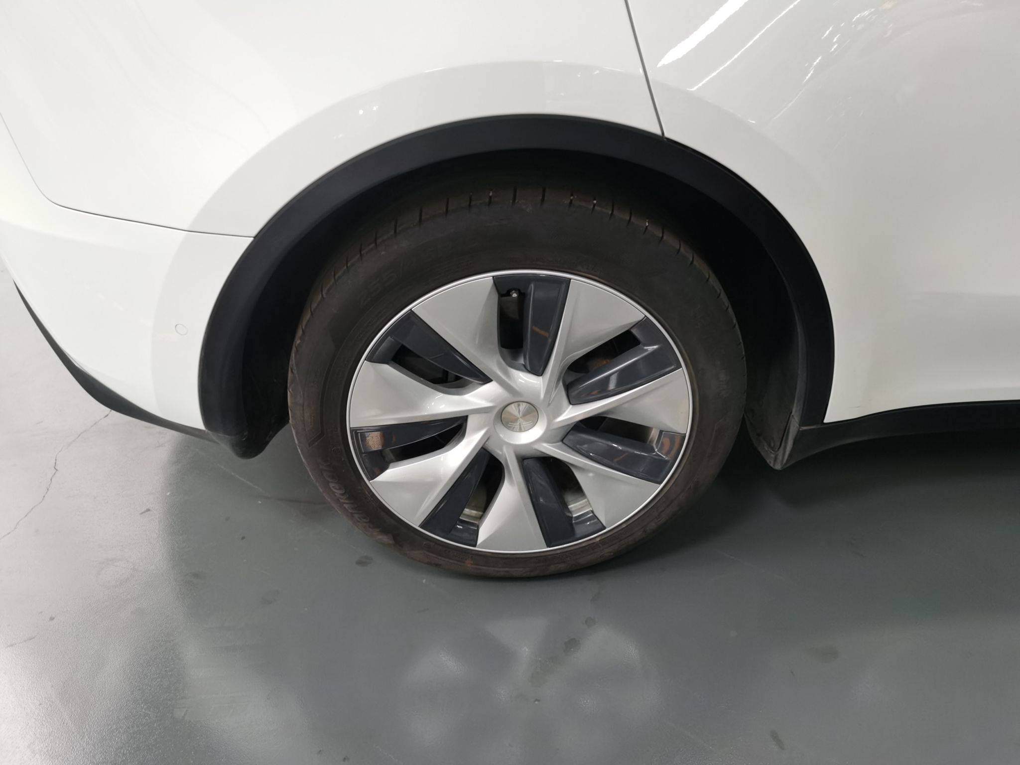 特斯拉 Model Y 2021款 标准续航后驱版