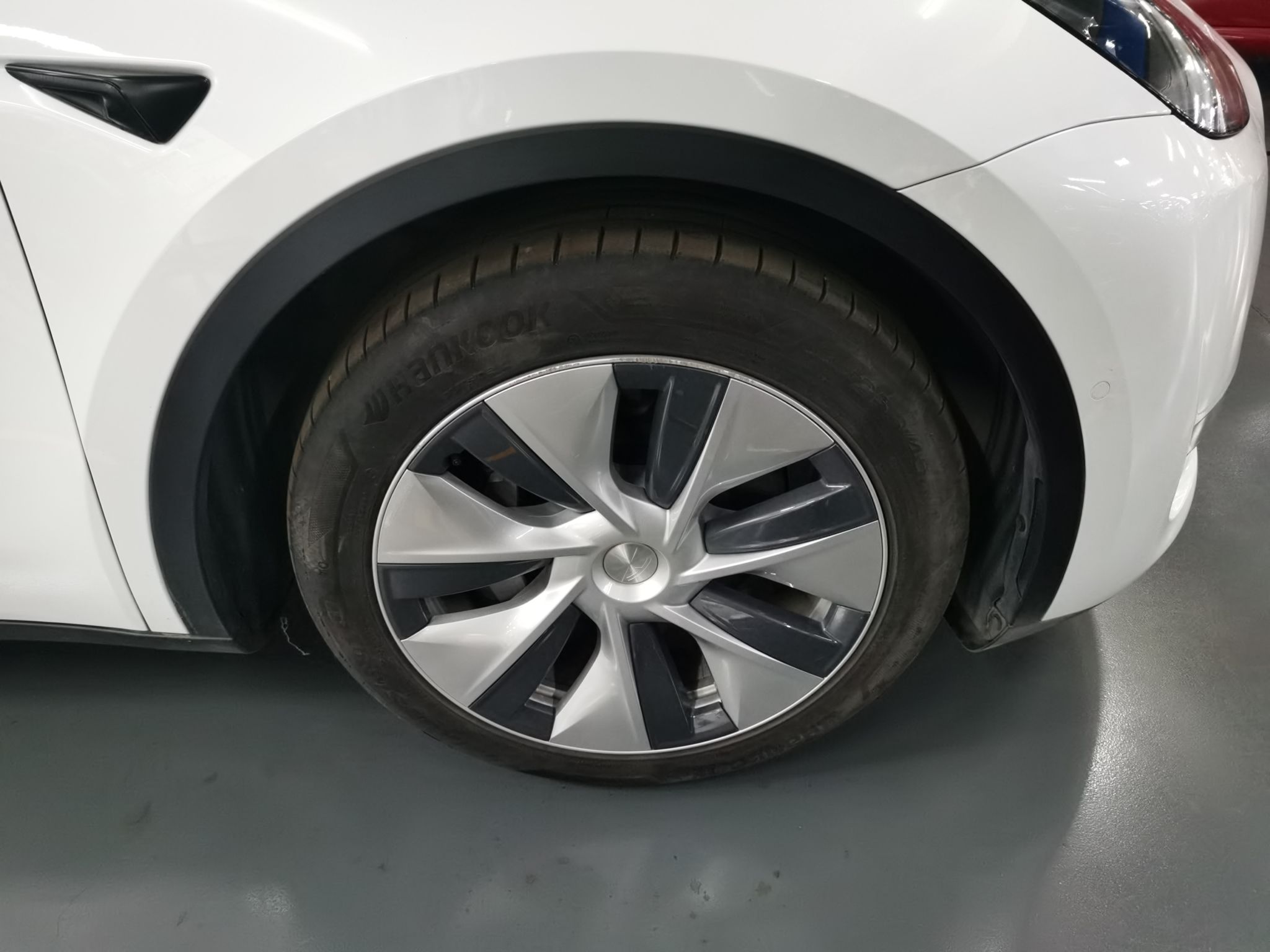 特斯拉 Model Y 2021款 标准续航后驱版