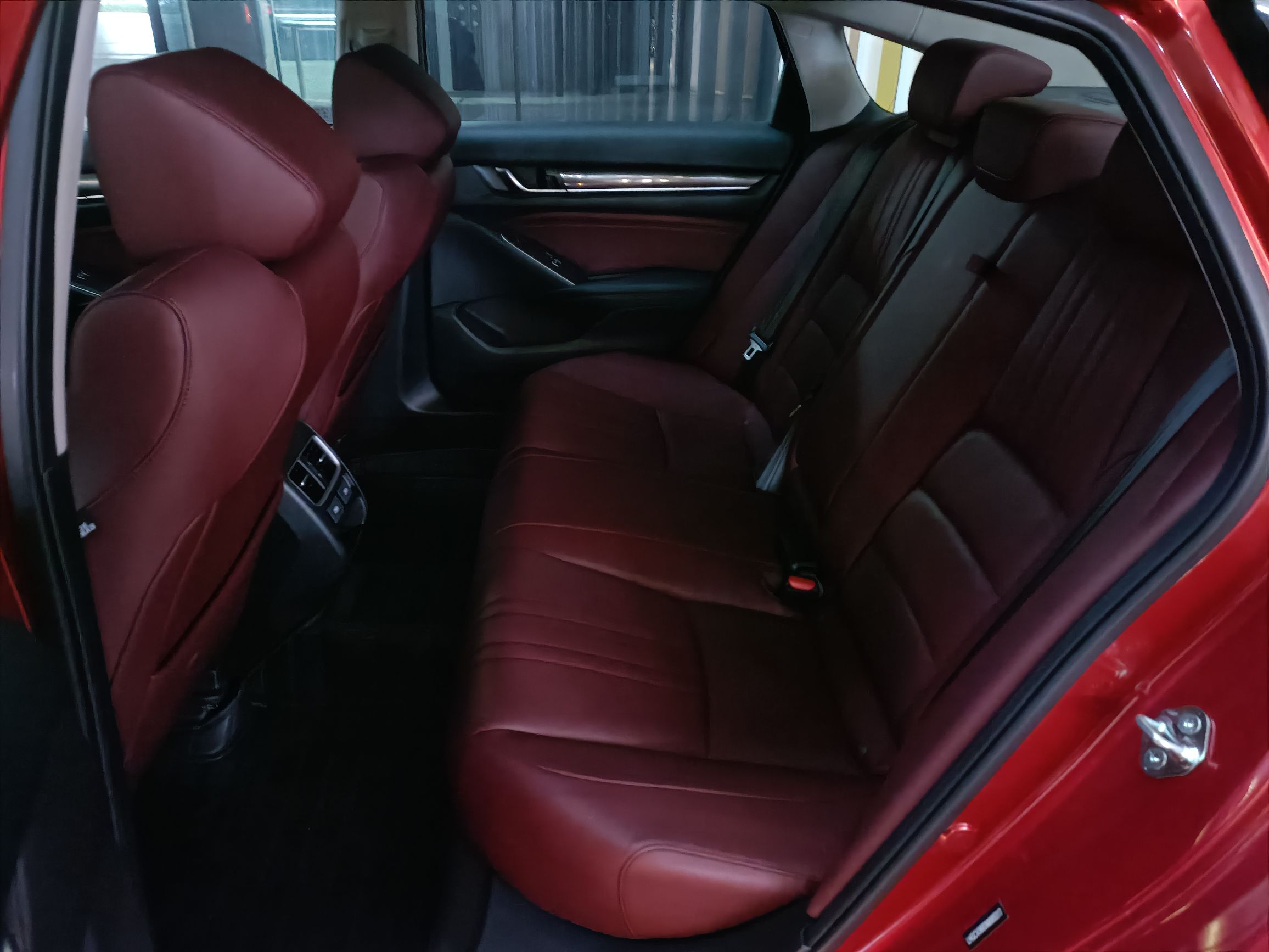 本田 雅阁 2022款 锐·混动 2.0L 幻夜·锐尊版