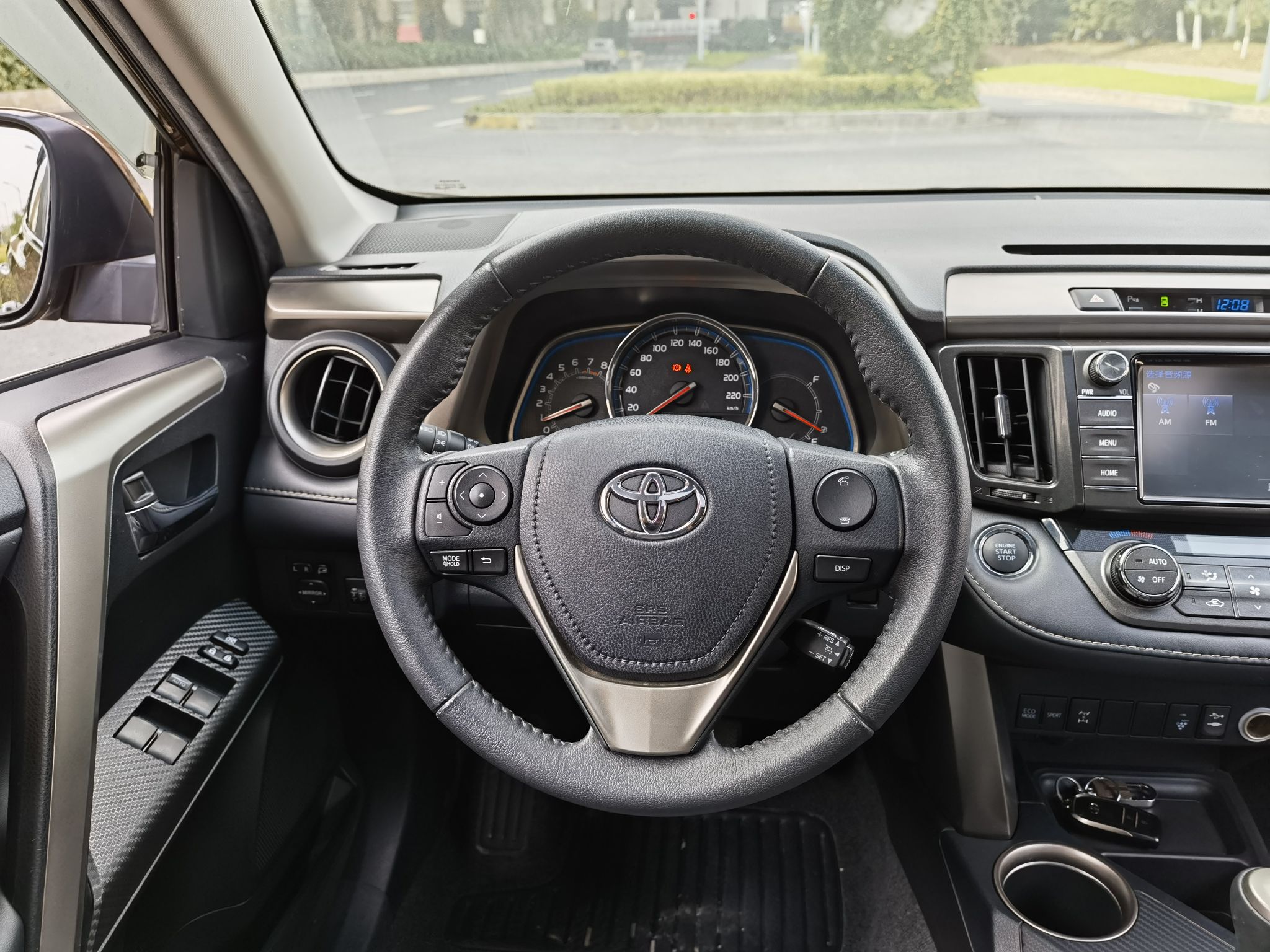 丰田 RAV4 2015款 2.0L CVT四驱新锐版