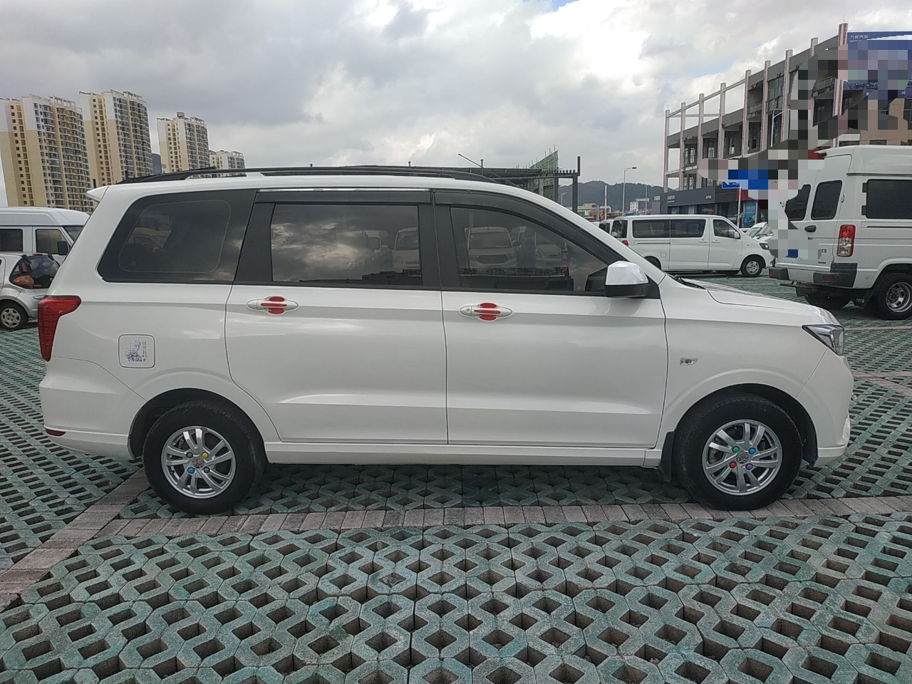 五菱汽车 五菱宏光 2018款 1.5L S舒适型L2B