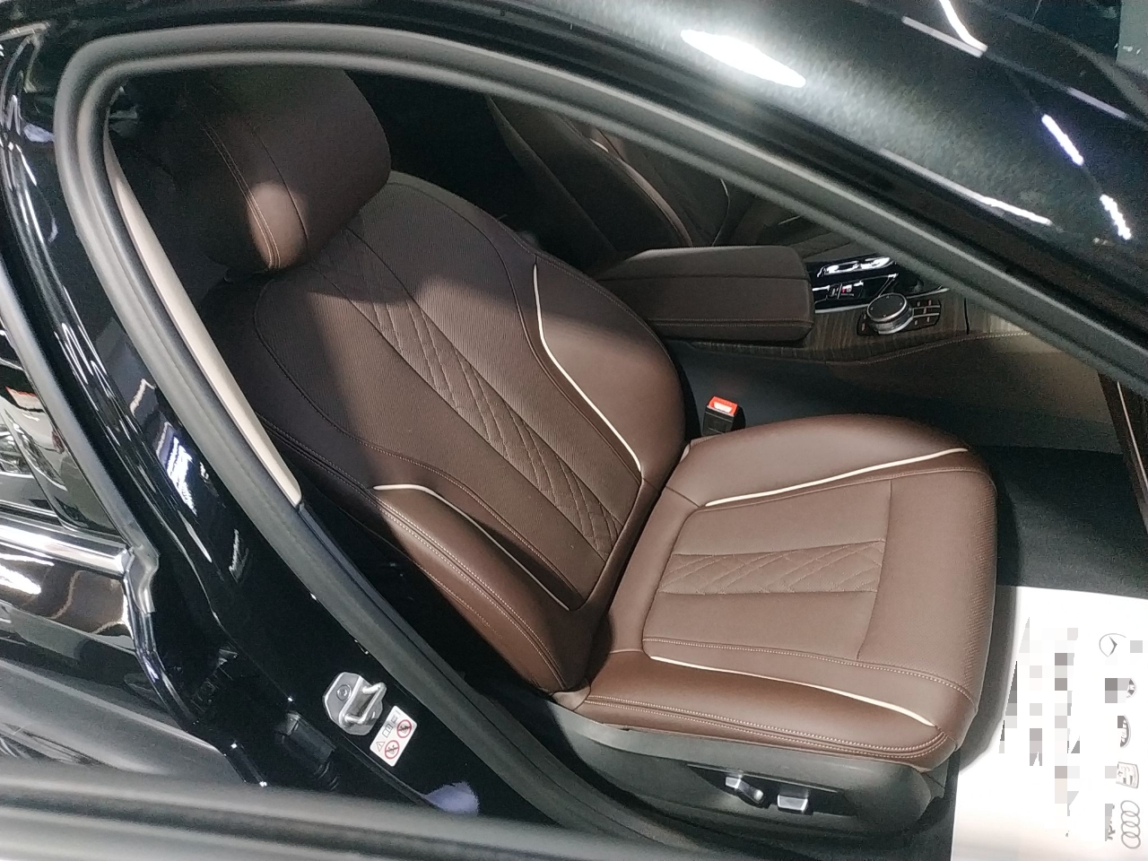 宝马5系 2021款 改款 530Li xDrive 豪华套装