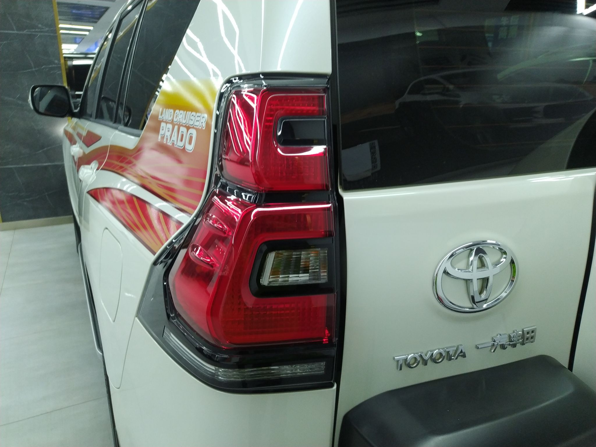 丰田 普拉多 2018款 3.5L 自动TX-L后挂备胎