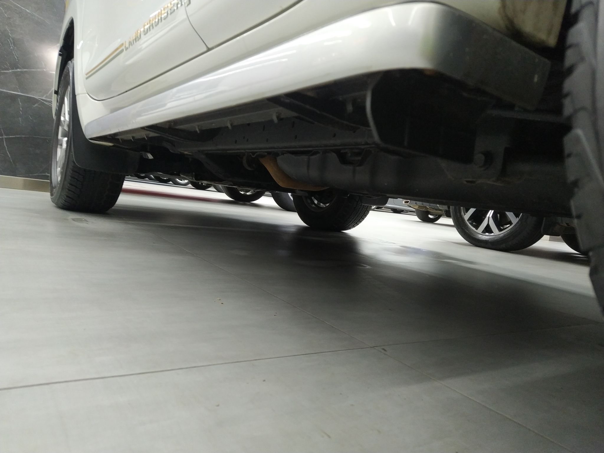 丰田 普拉多 2018款 3.5L 自动TX-L后挂备胎