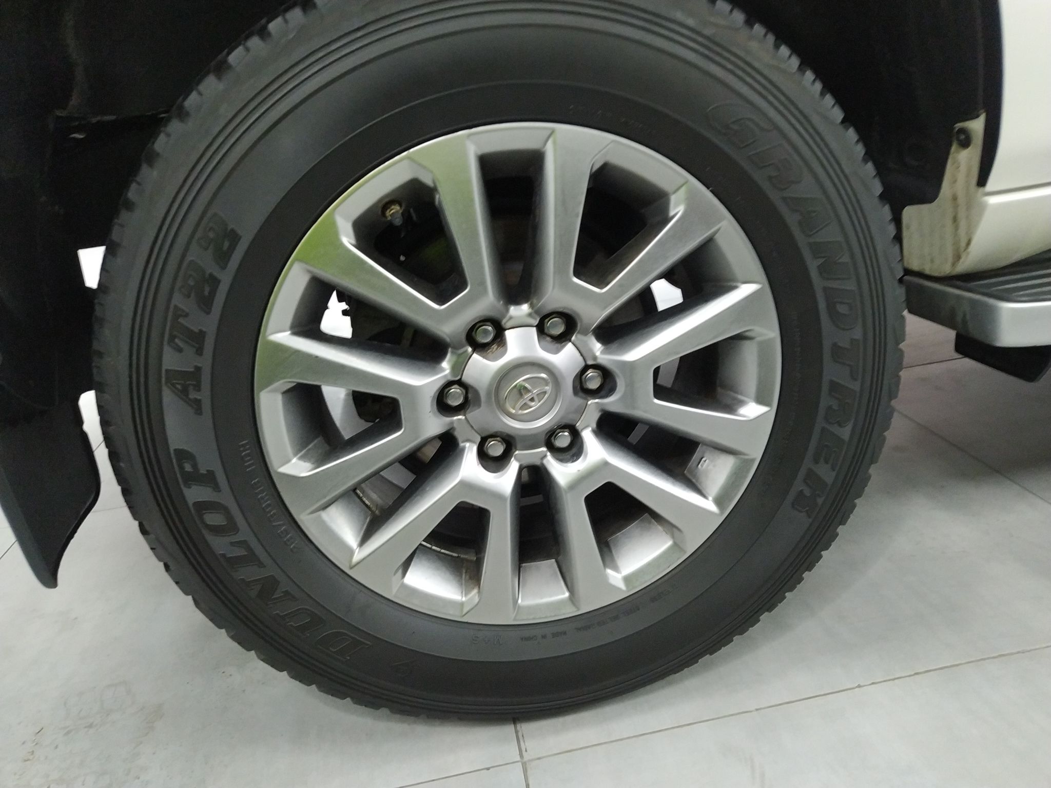 丰田 普拉多 2018款 3.5L 自动TX-L后挂备胎