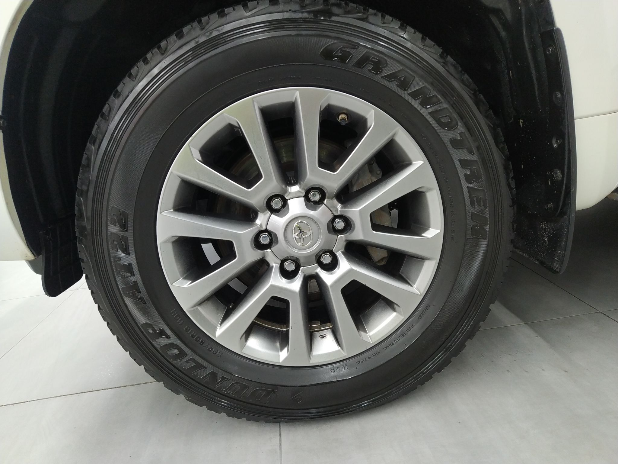 丰田 普拉多 2018款 3.5L 自动TX-L后挂备胎