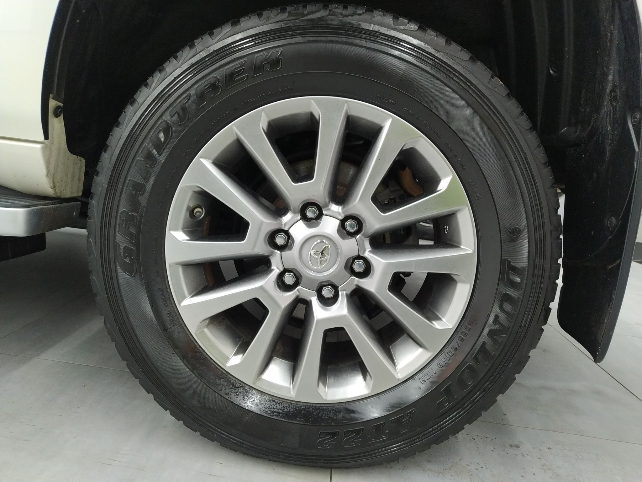 丰田 普拉多 2018款 3.5L 自动TX-L后挂备胎