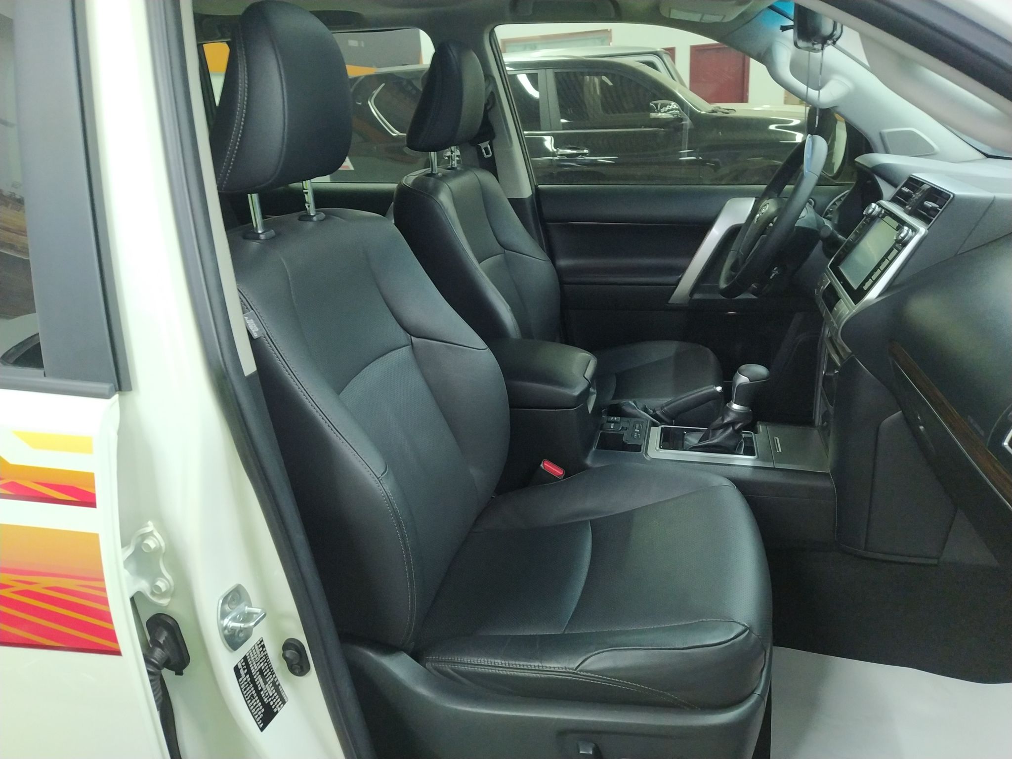 丰田 普拉多 2018款 3.5L 自动TX-L后挂备胎