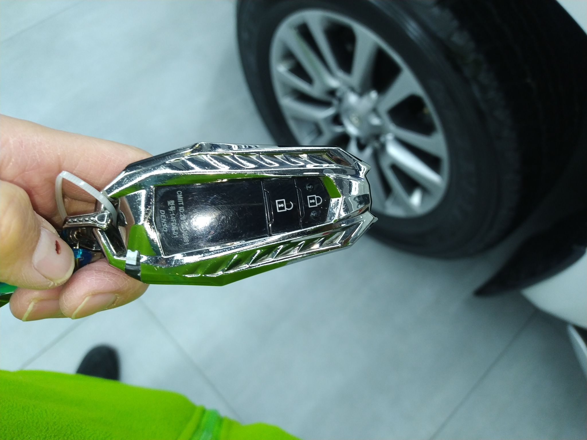 丰田 普拉多 2018款 3.5L 自动TX-L后挂备胎