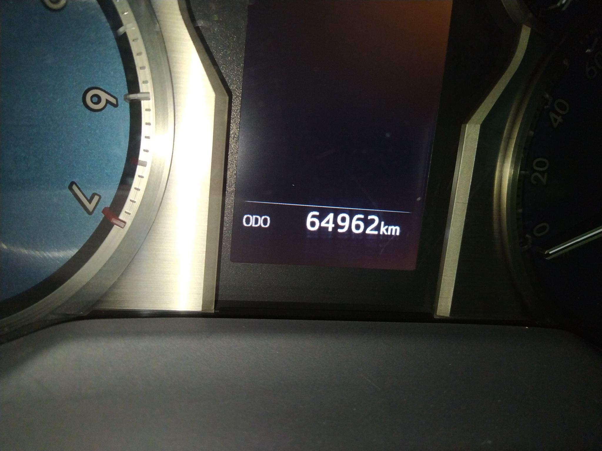 丰田 普拉多 2018款 3.5L 自动TX-L后挂备胎