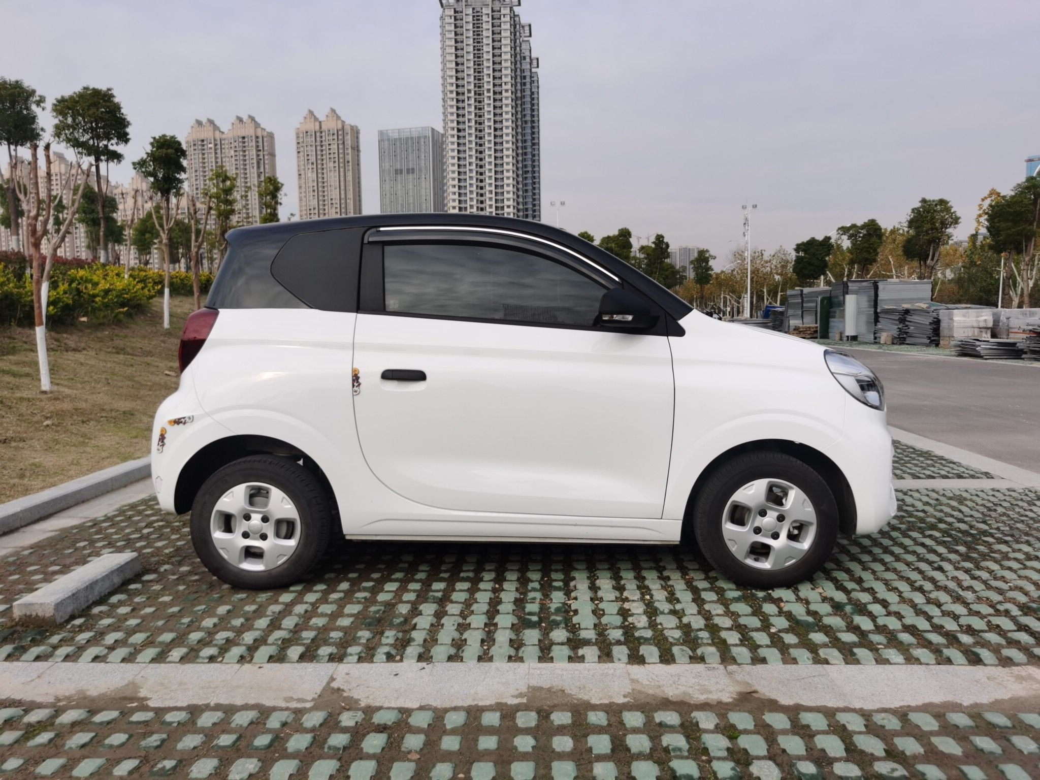 荣威 科莱威CLEVER 2021款 302km新四座超能版