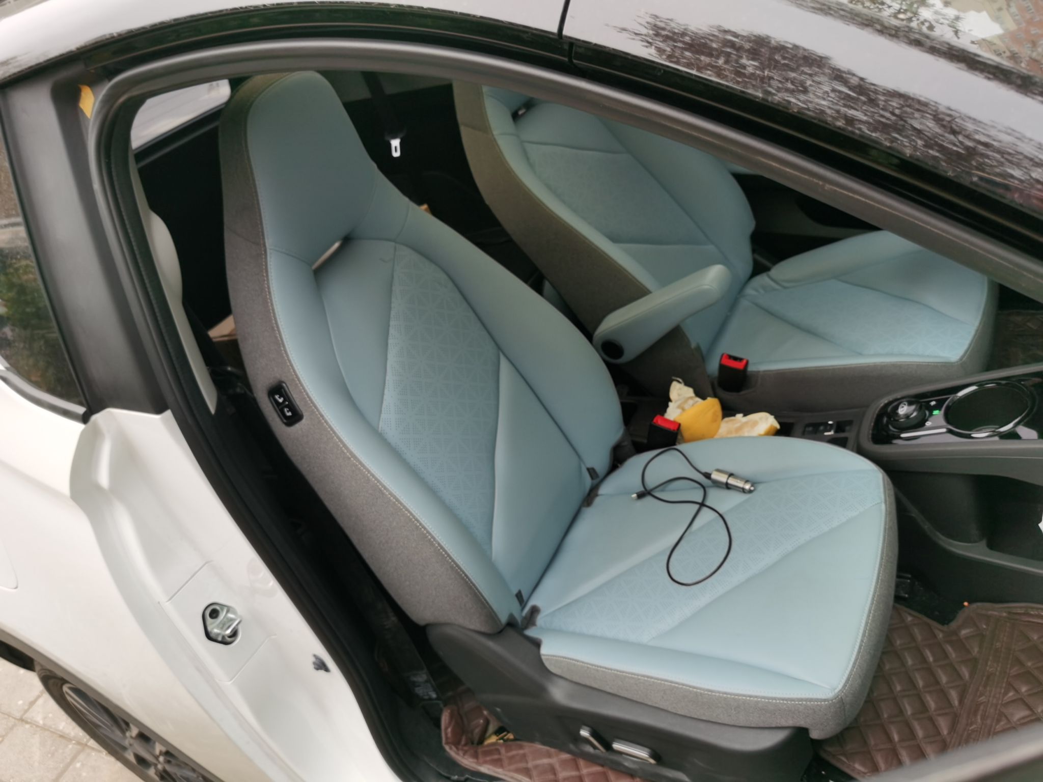 奇瑞 小蚂蚁 2022款 甜粉款 全糖版 三元锂 30kW 301km