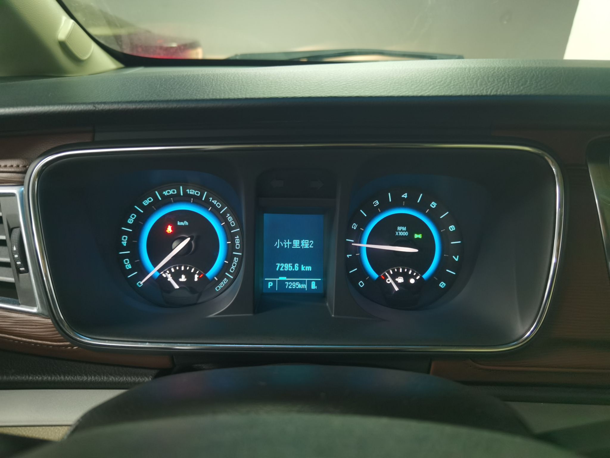 别克GL8 2014款 2.4L CT豪华商务舒适版