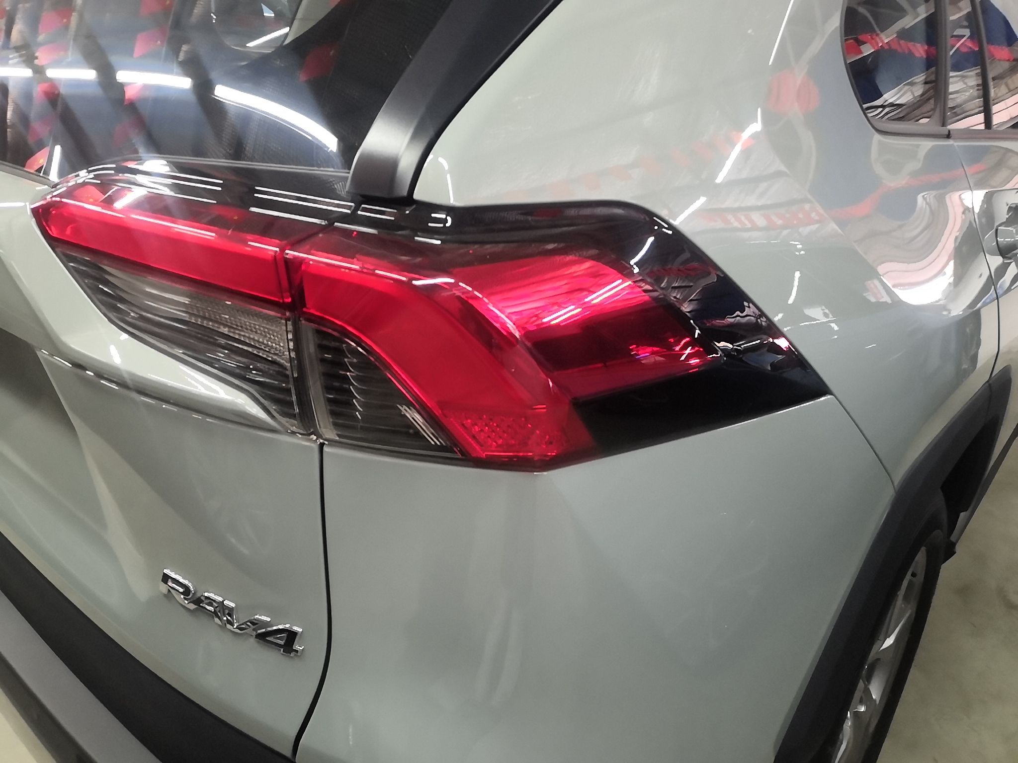 丰田 RAV4 2022款 2.0L CVT两驱风尚Plus版