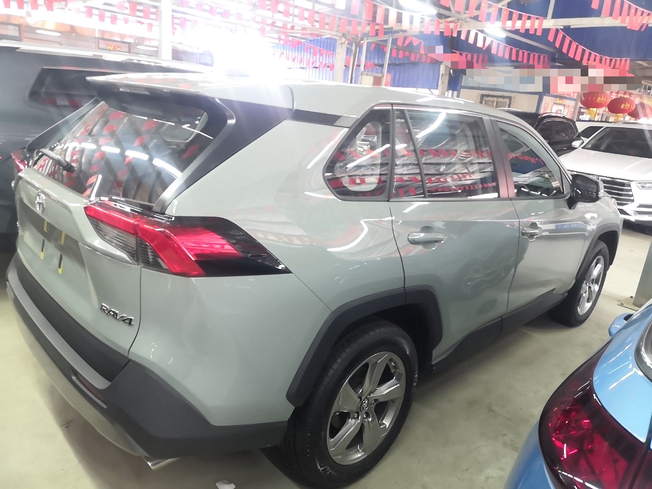 丰田 RAV4 2022款 2.0L CVT两驱风尚Plus版