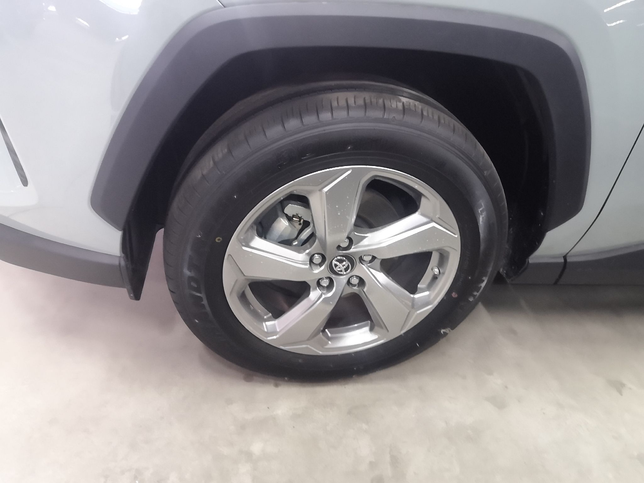 丰田 RAV4 2022款 2.0L CVT两驱风尚Plus版