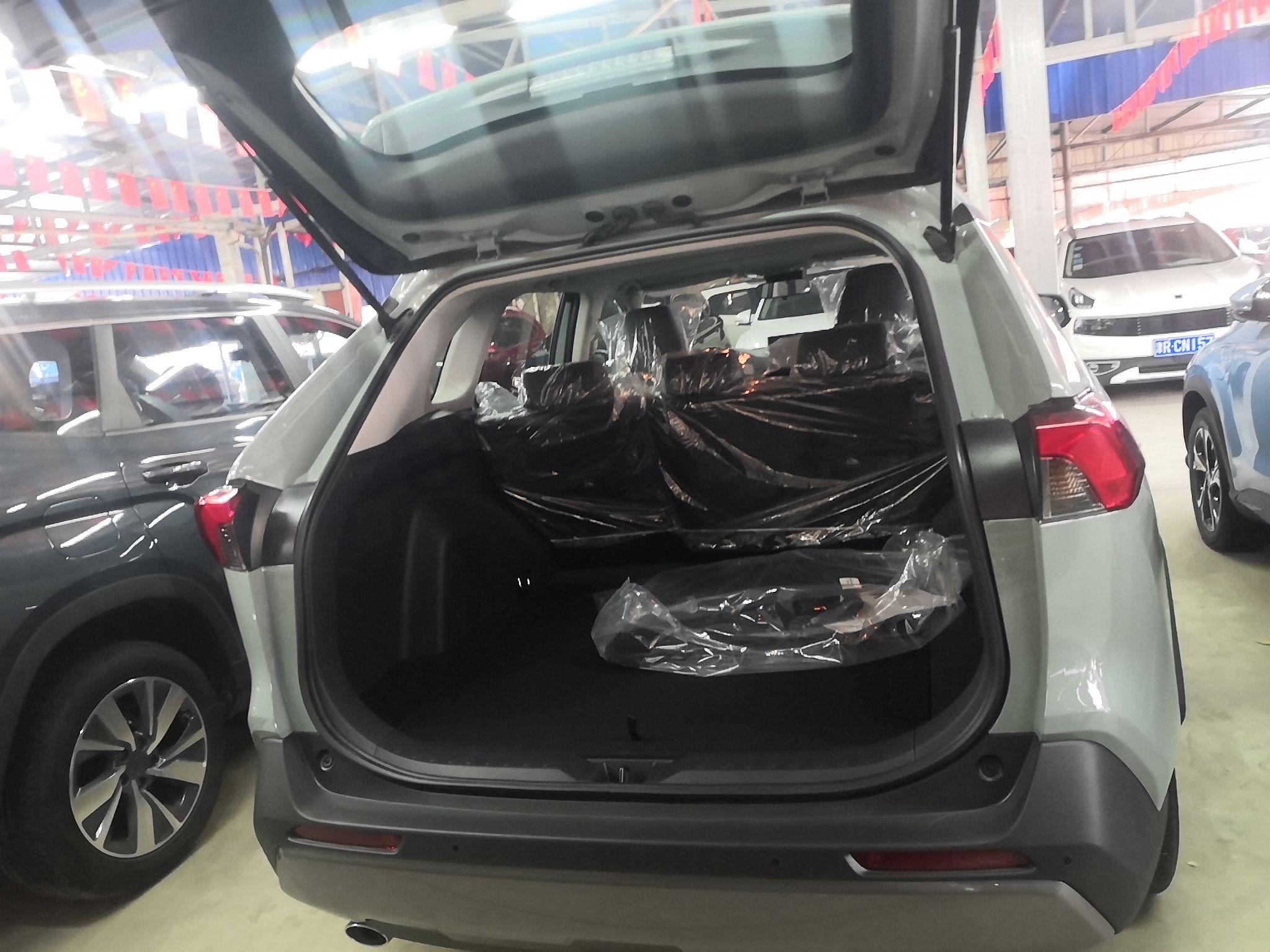 丰田 RAV4 2022款 2.0L CVT两驱风尚Plus版