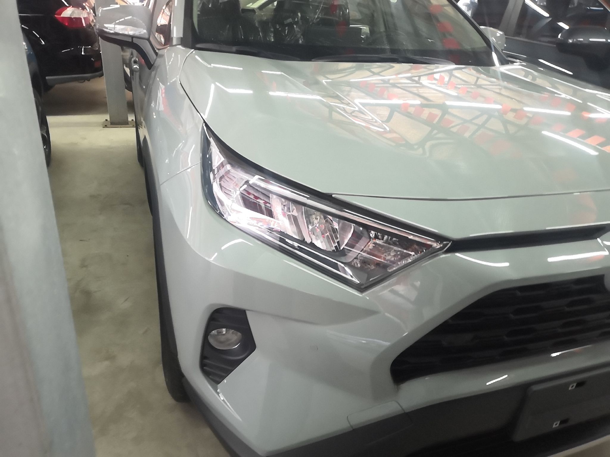 丰田 RAV4 2022款 2.0L CVT两驱风尚Plus版