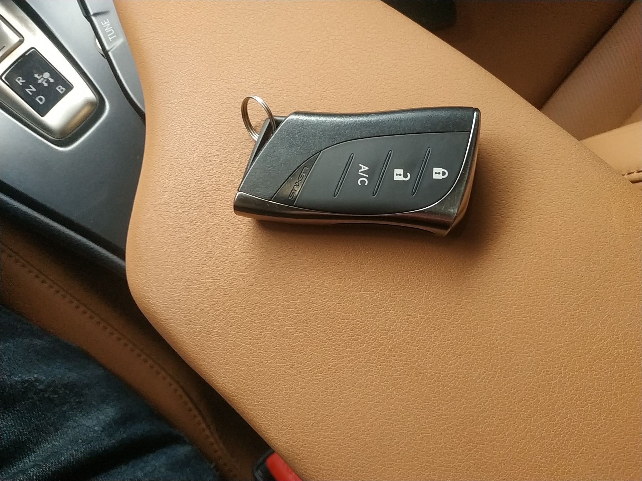 雷克萨斯UX新能源 2020款 300e 纯·享版