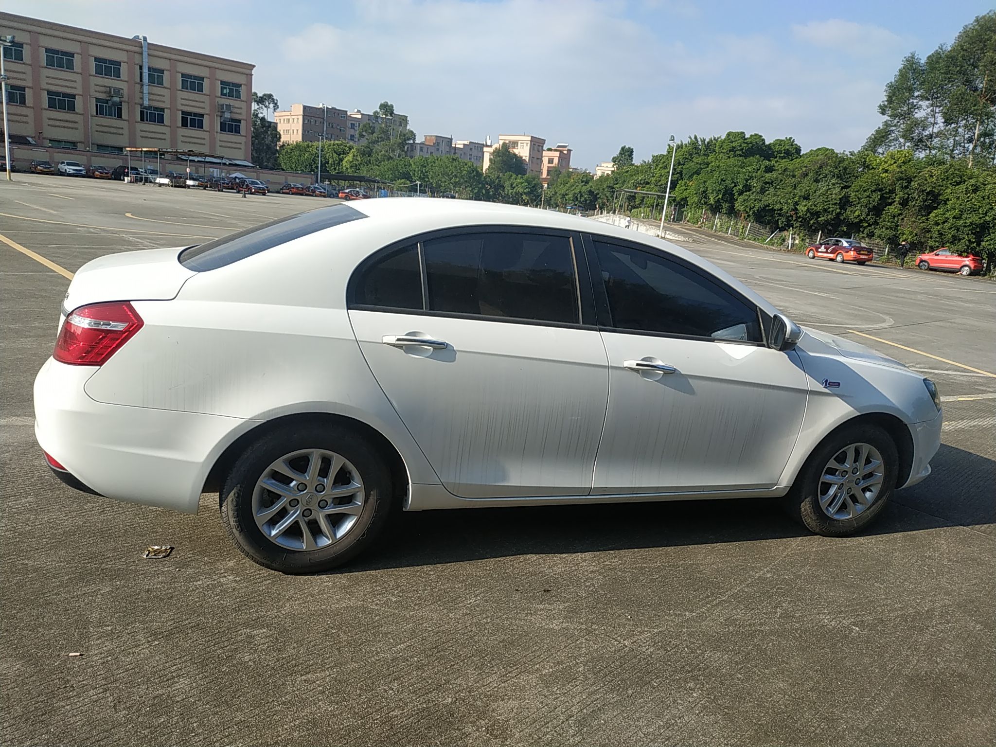 吉利汽车 帝豪 2017款 三厢百万款 1.5L 手动豪华型