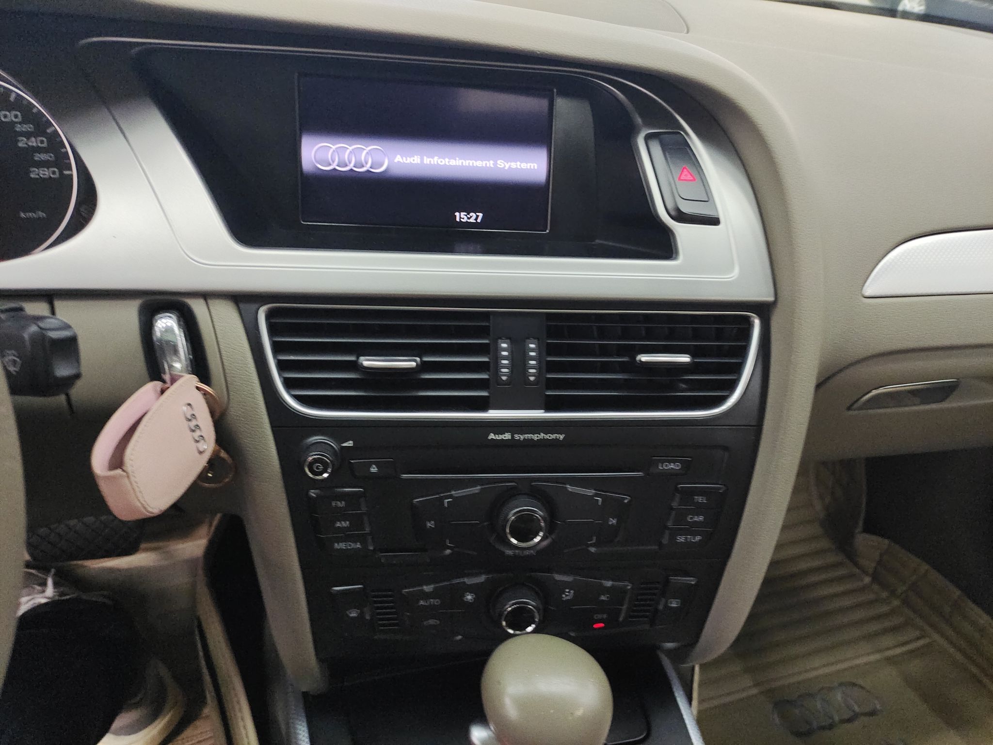 奥迪A4L 2011款 2.0 TFSI 标准型