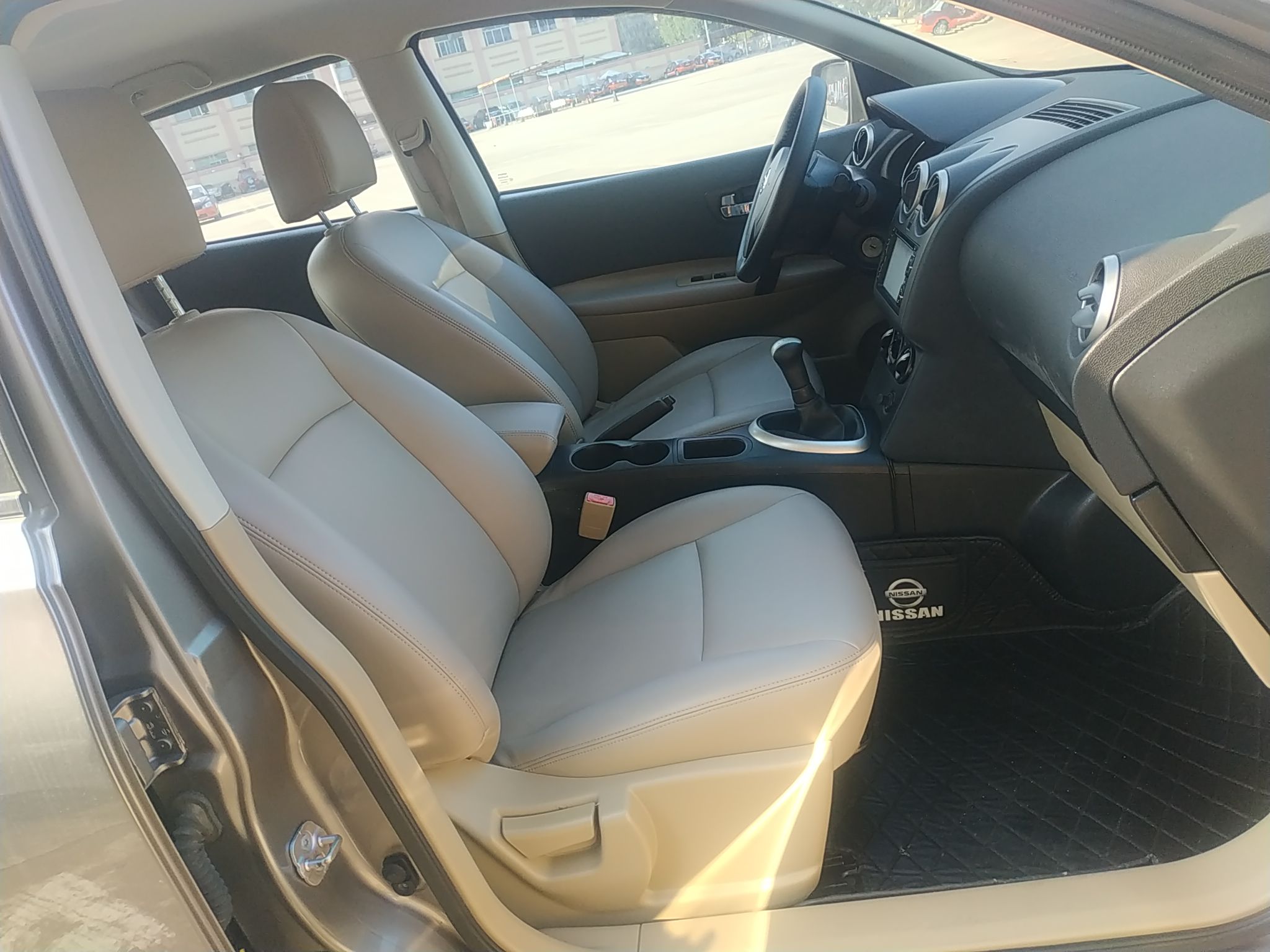 日产 逍客 2012款 1.6XE 风 5MT 2WD