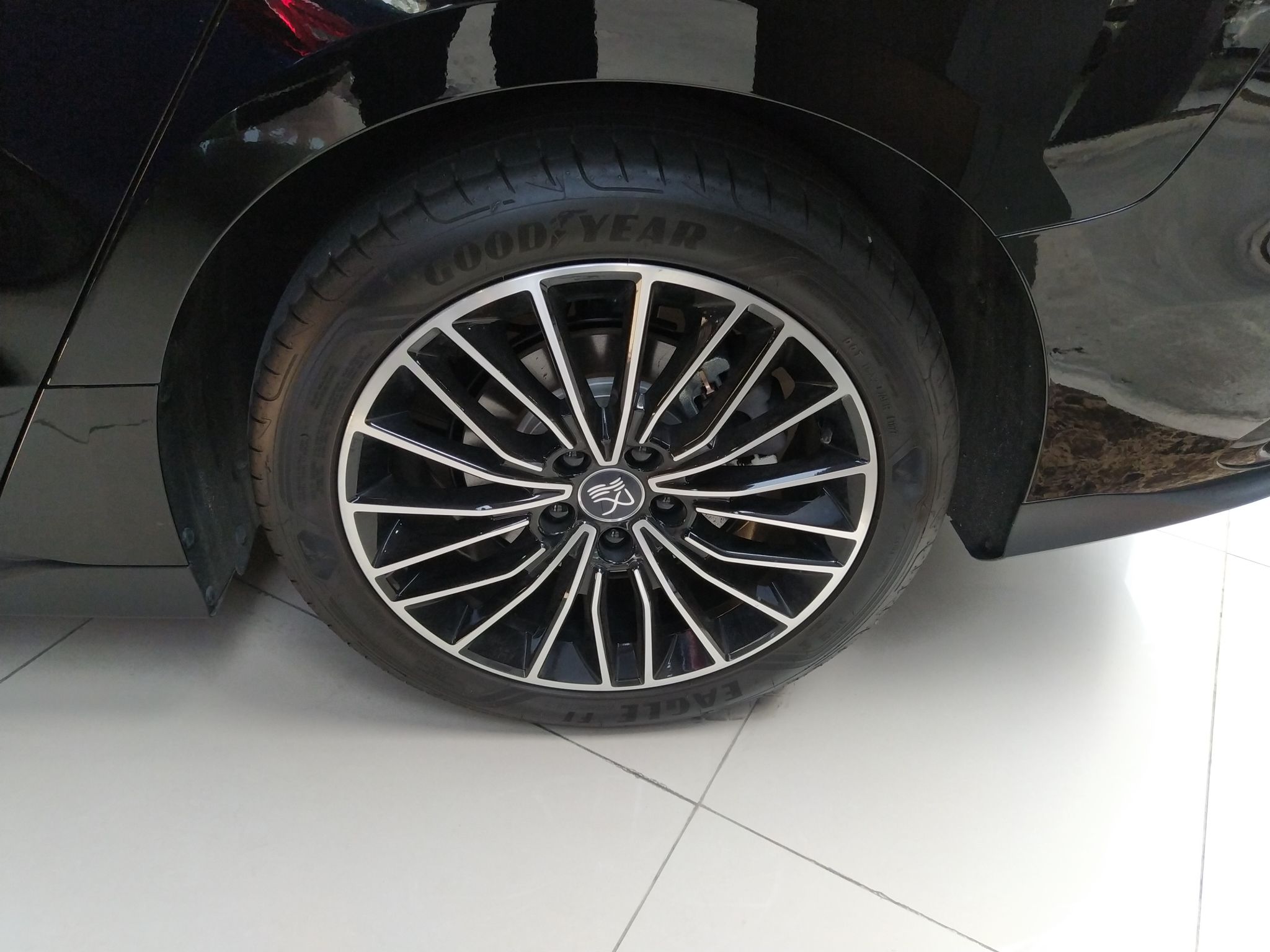 比亚迪 汉 2022款 DM-i 121KM 尊享型