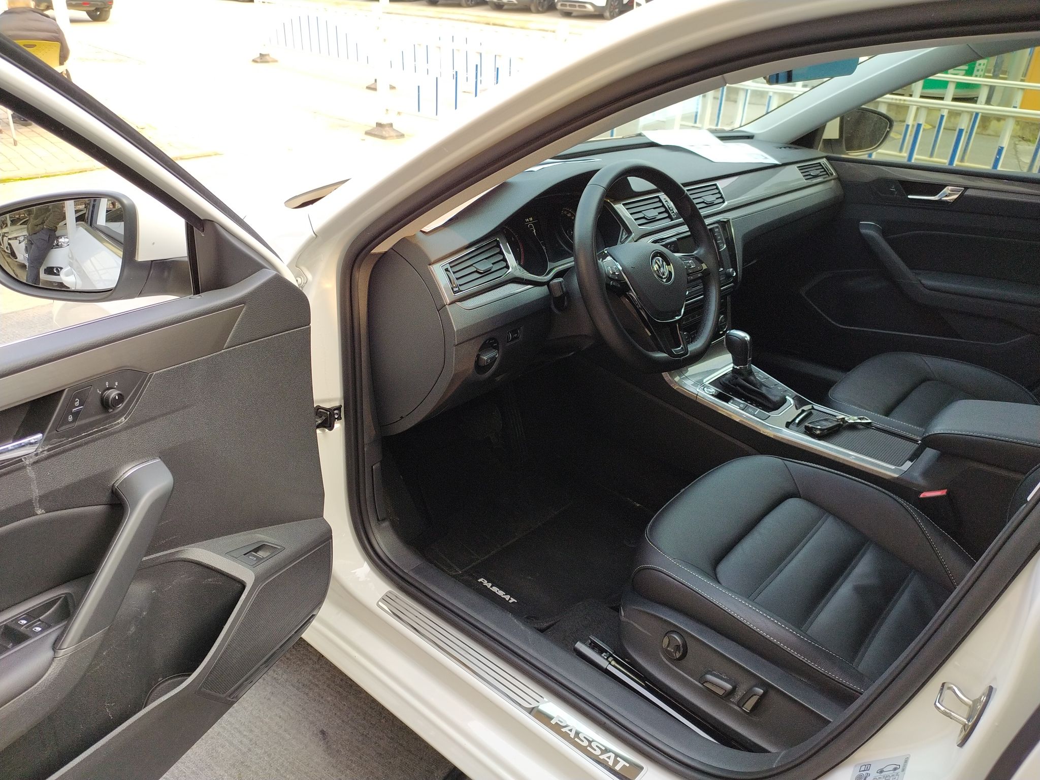 大众 帕萨特 2017款 330TSI DSG尊荣版