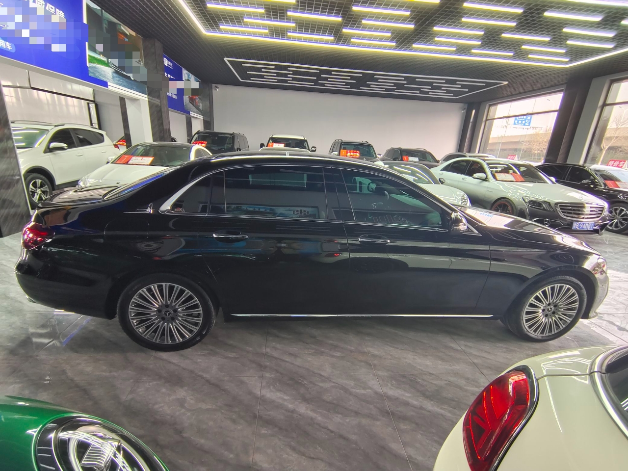 奔驰E级 2021款 E 300 L 尊贵型