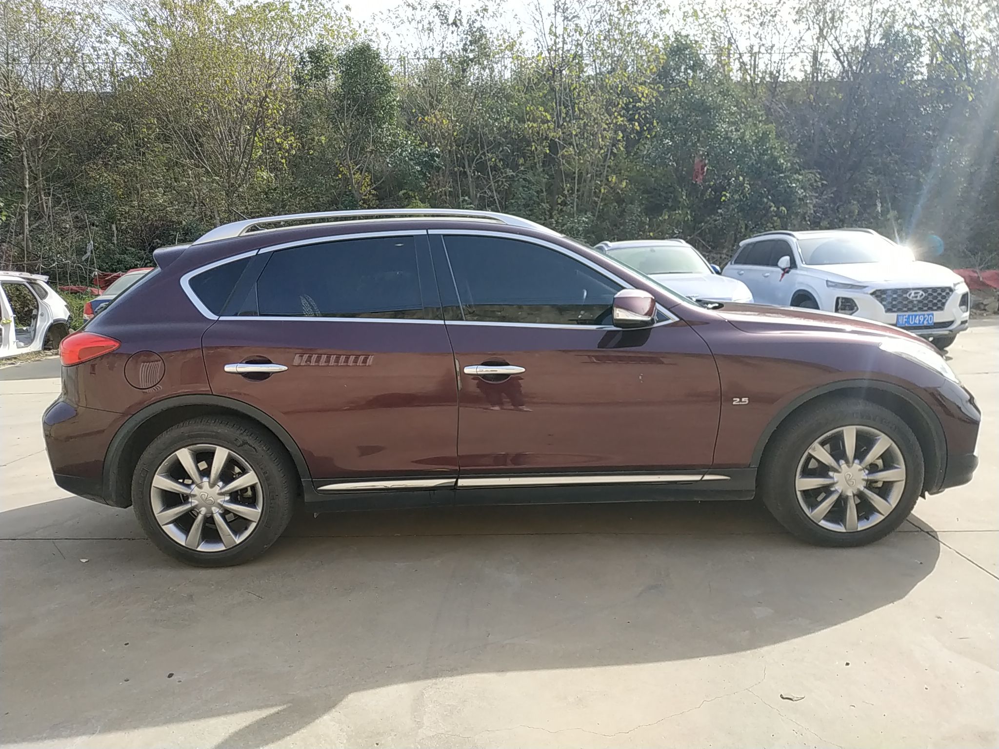 英菲尼迪QX50 2015款 2.5L 舒适版