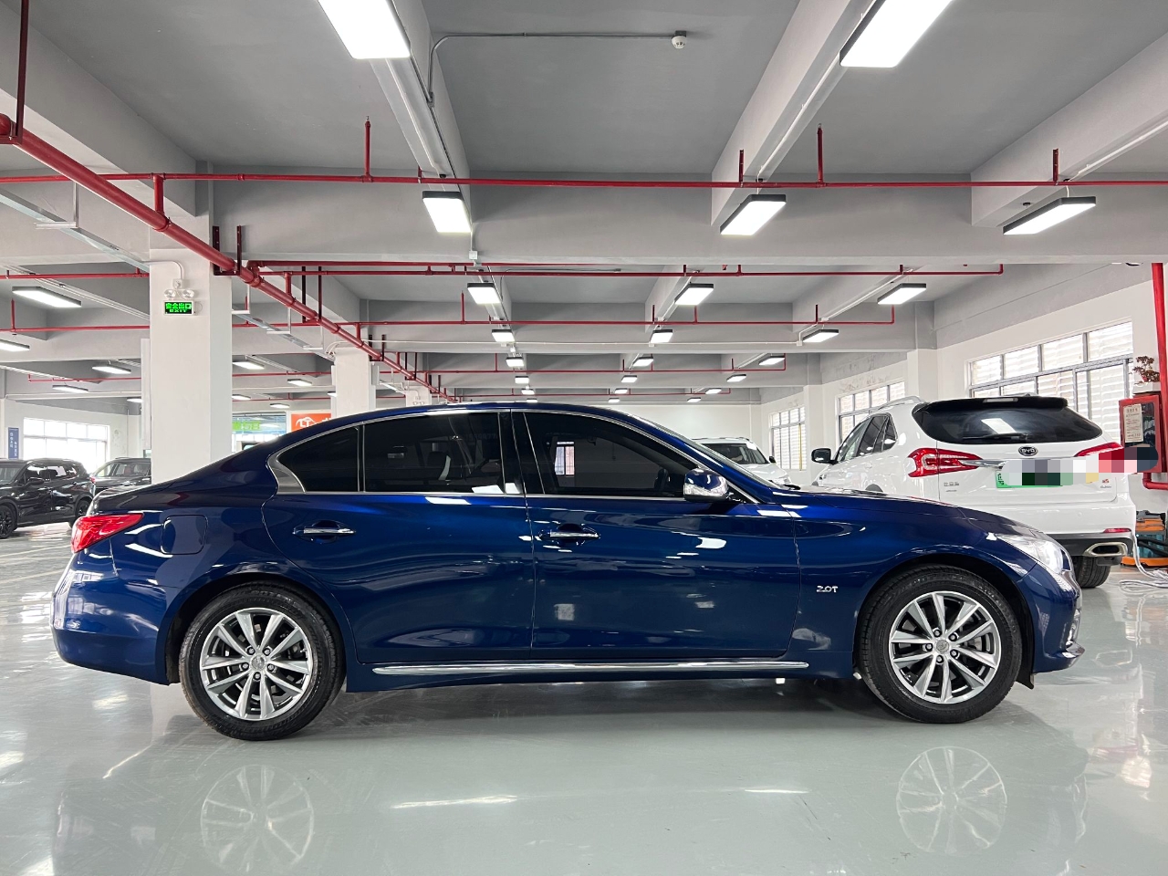 英菲尼迪Q50L 2016款 2.0T 舒适版