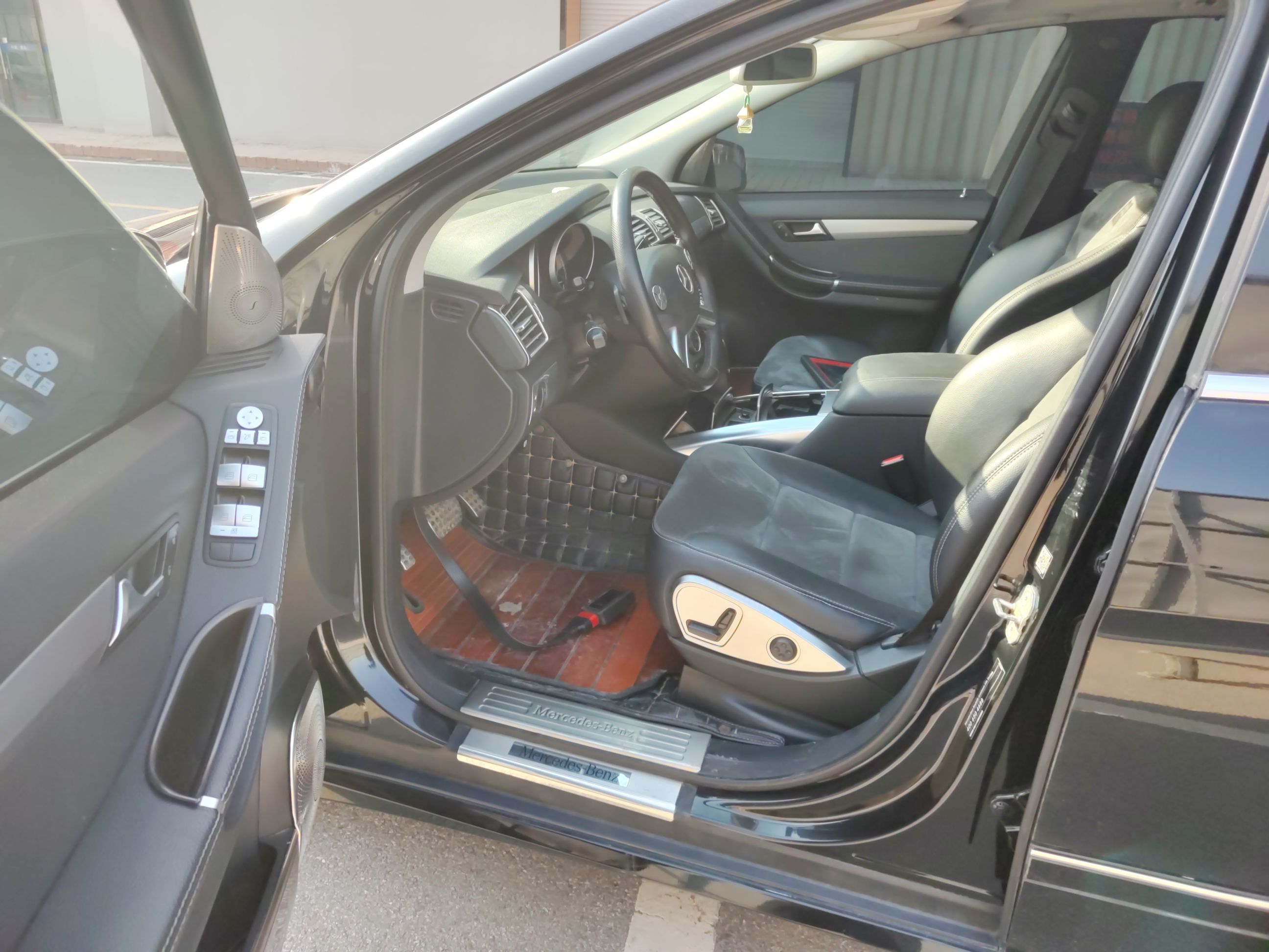 奔驰R级 2014款 R 320 4MATIC 商务型(进口)