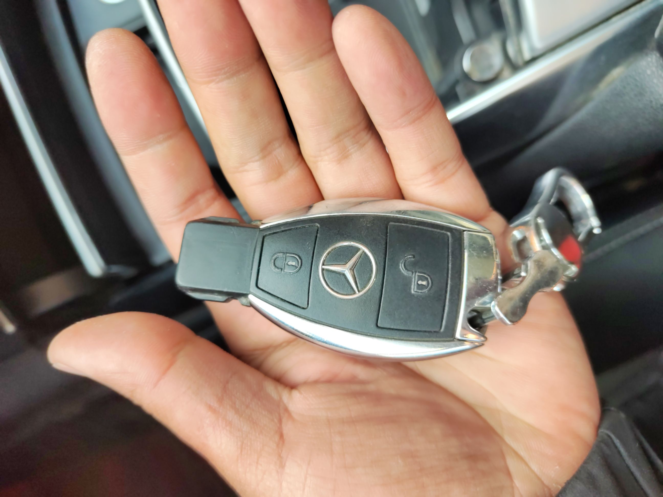 奔驰R级 2014款 R 320 4MATIC 商务型(进口)