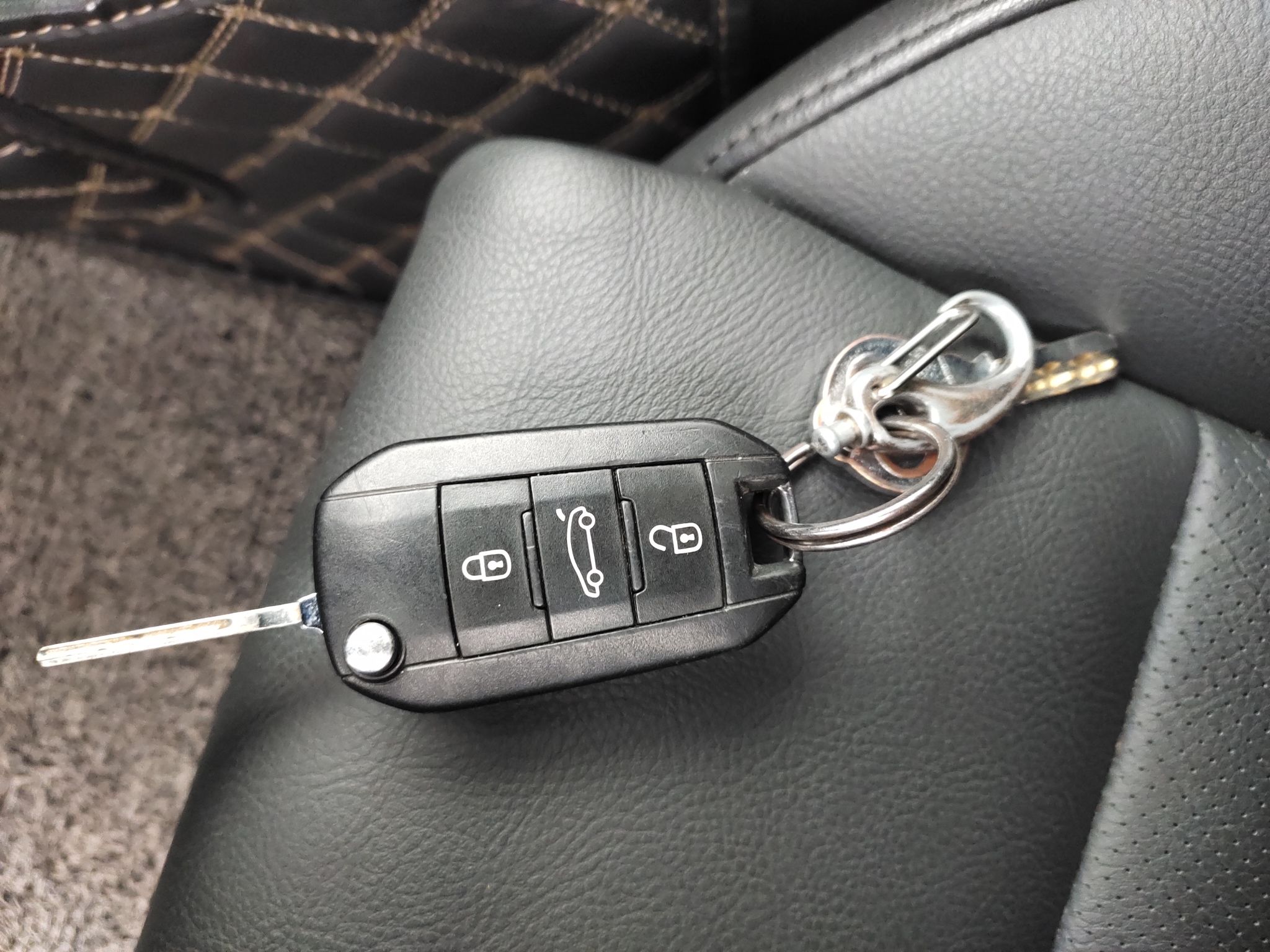 标致508 2012款 2.0L 自动智享版